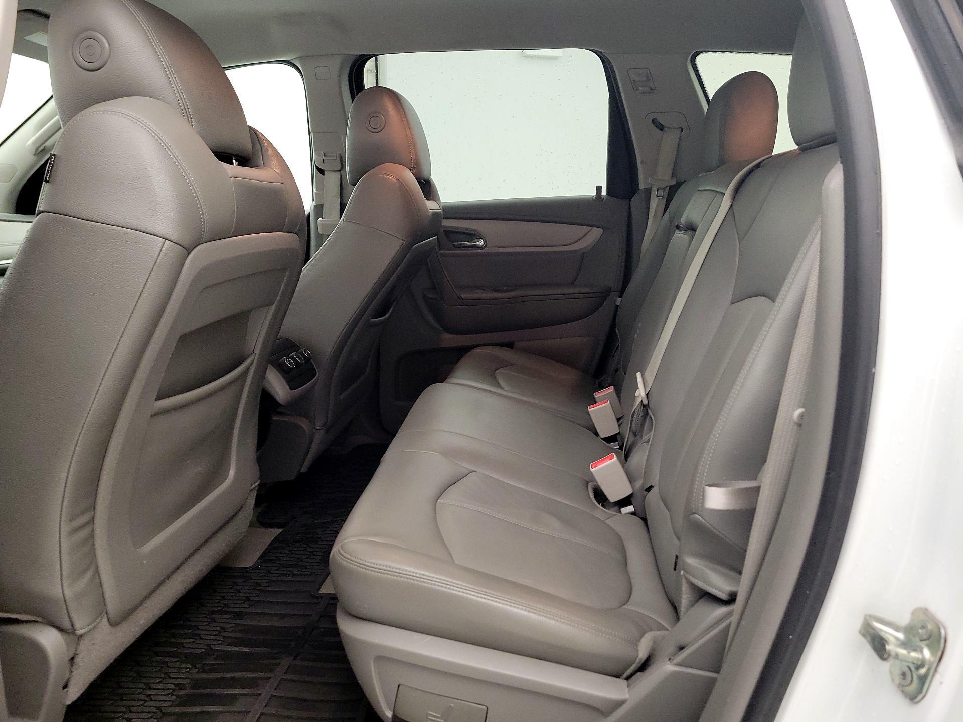 Thumbnail: 2017 Chevrolet Traverse - 19