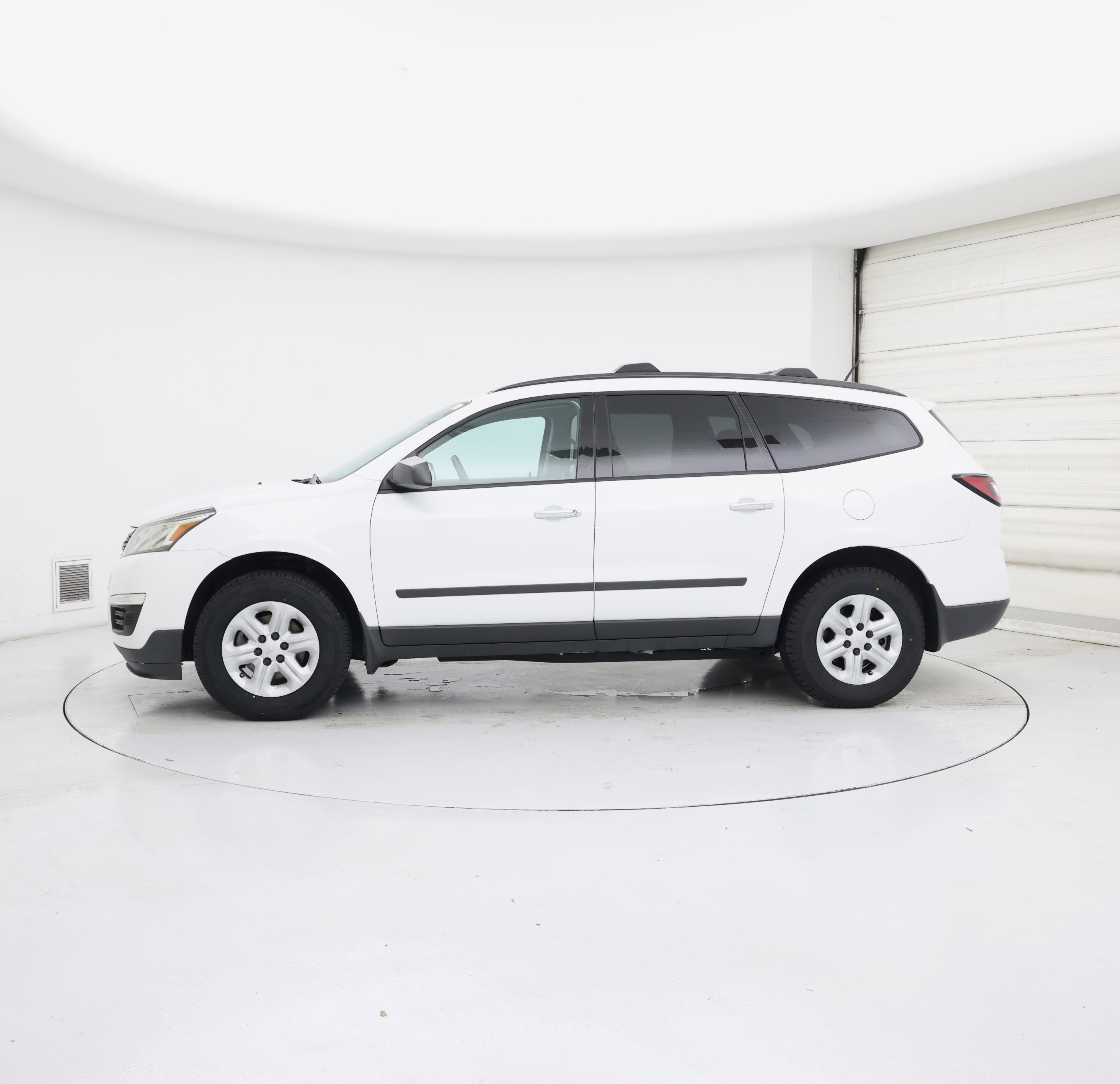 Thumbnail: 2017 Chevrolet Traverse - 3