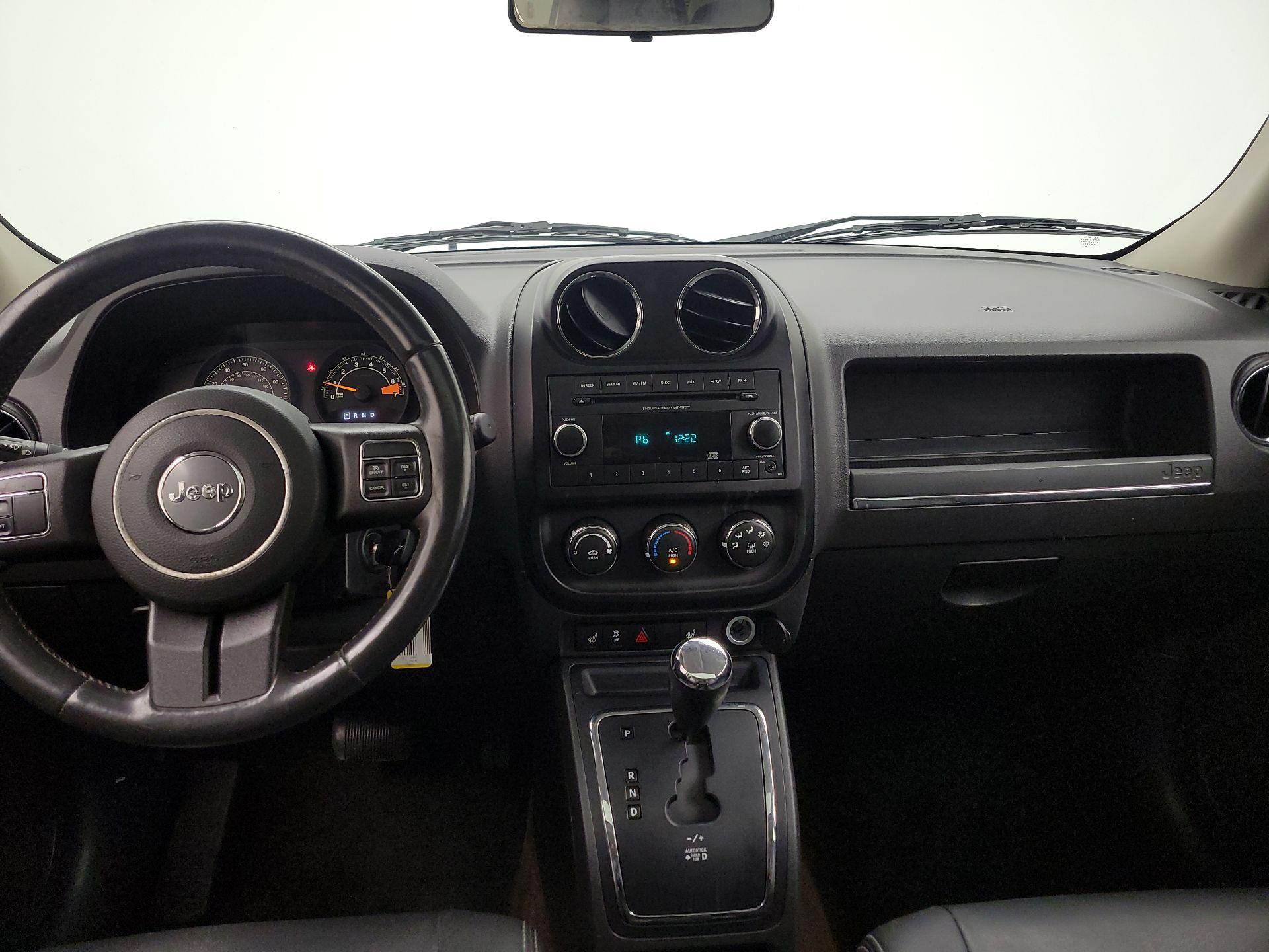 Thumbnail: 2015 Jeep Patriot - 9