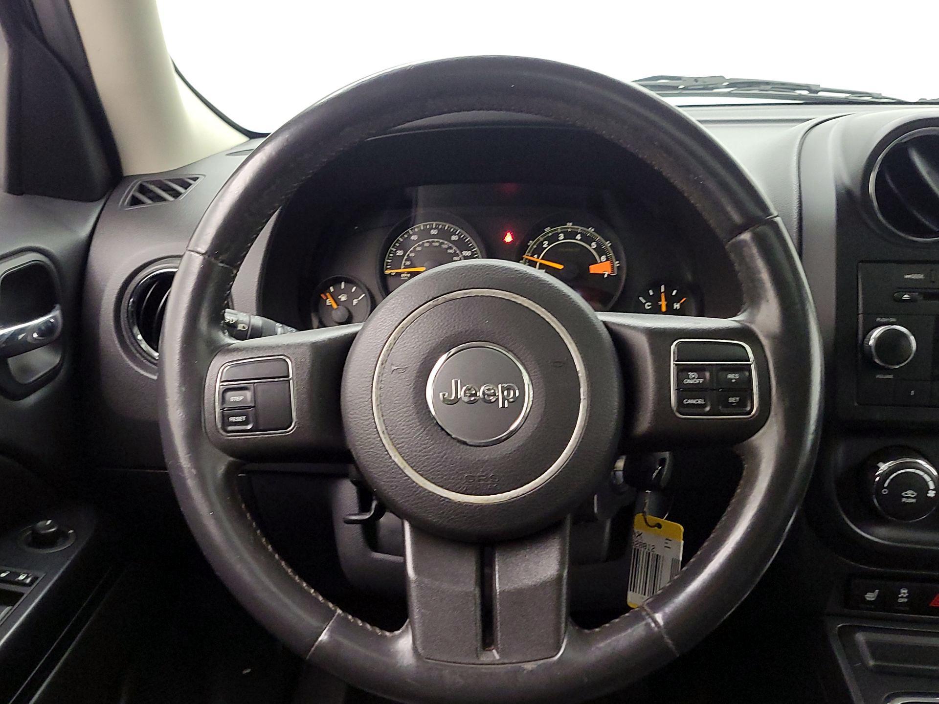 Thumbnail: 2015 Jeep Patriot - 10