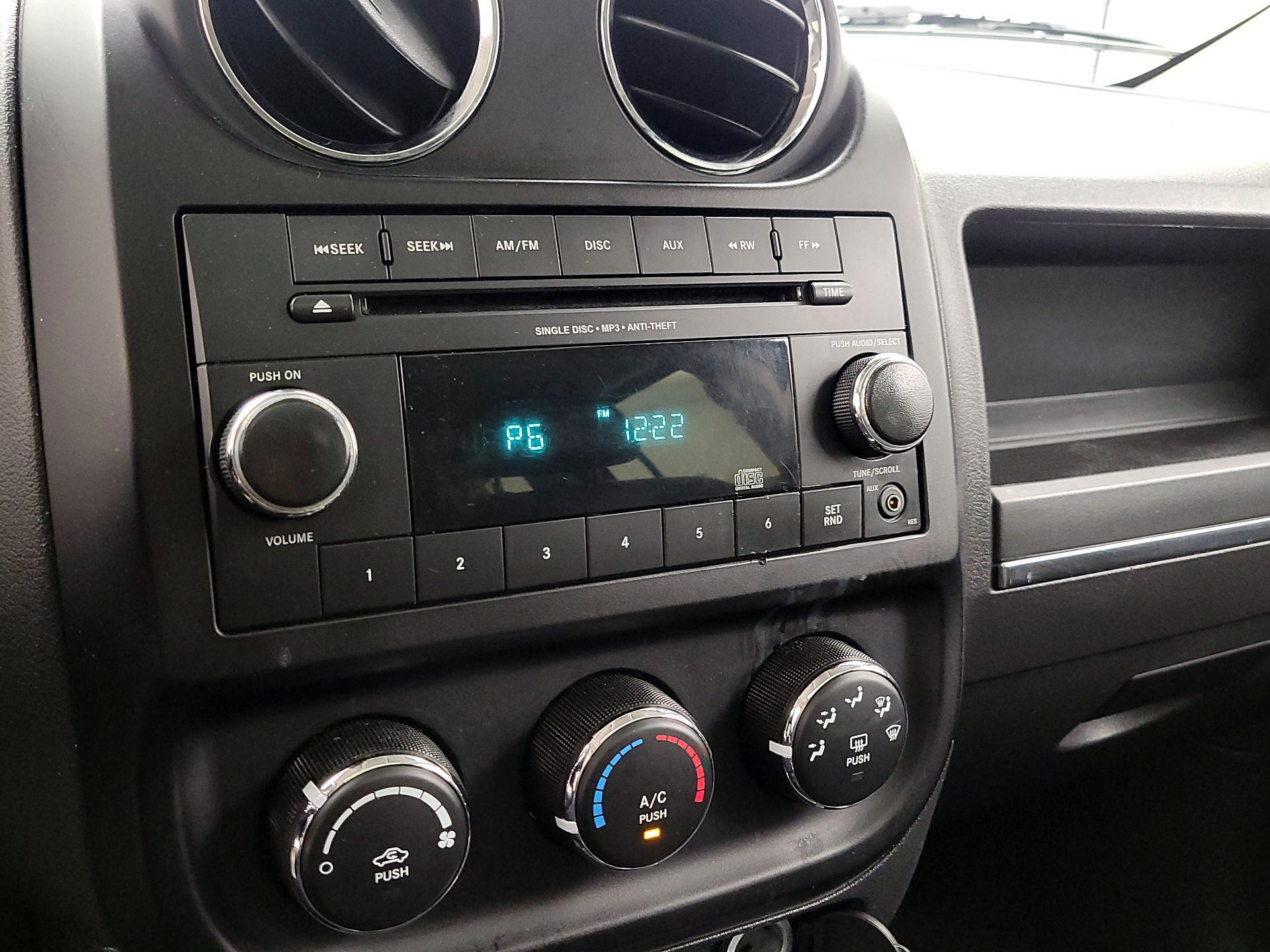 Thumbnail: 2015 Jeep Patriot - 13