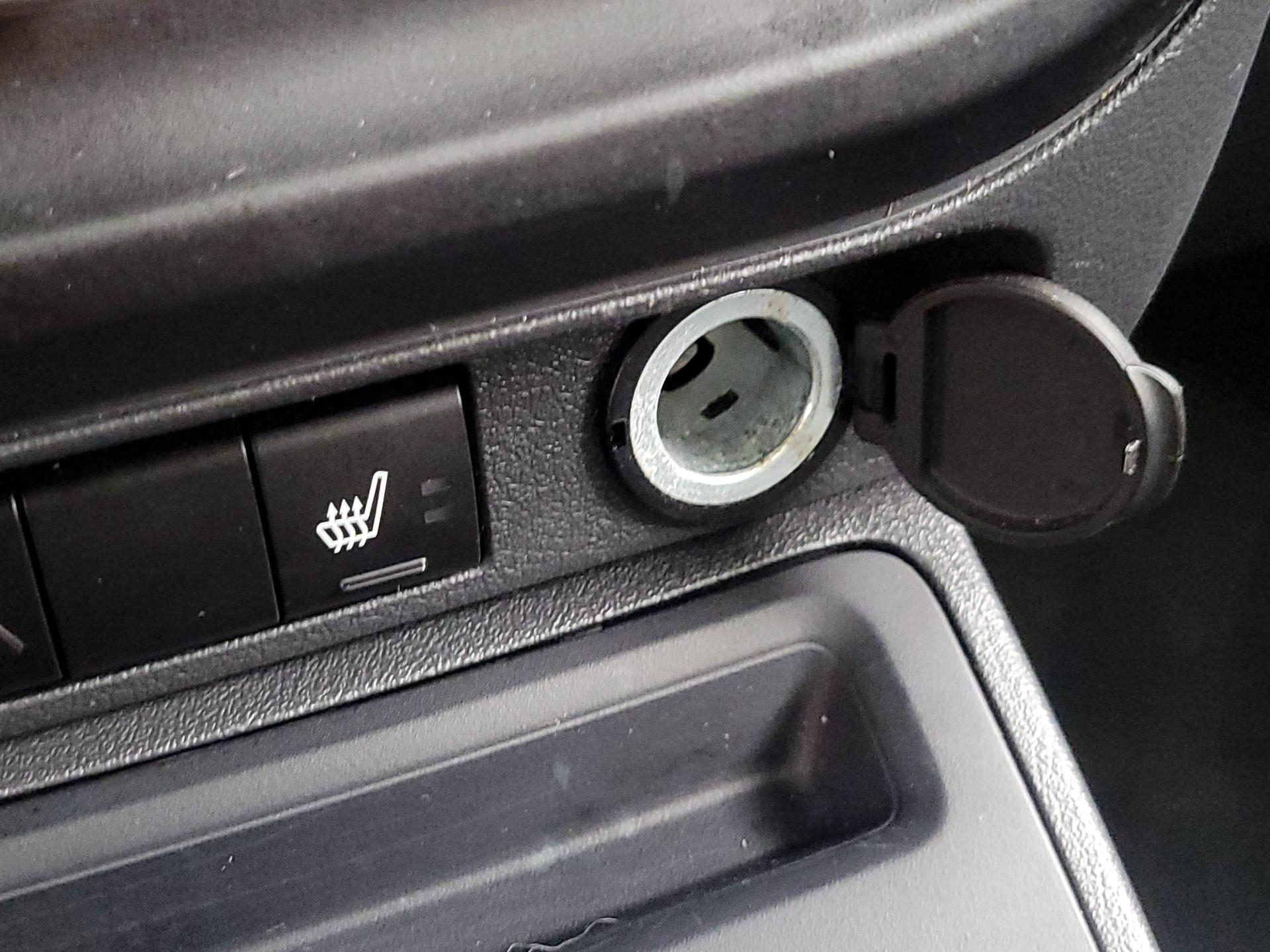 Thumbnail: 2015 Jeep Patriot - 16