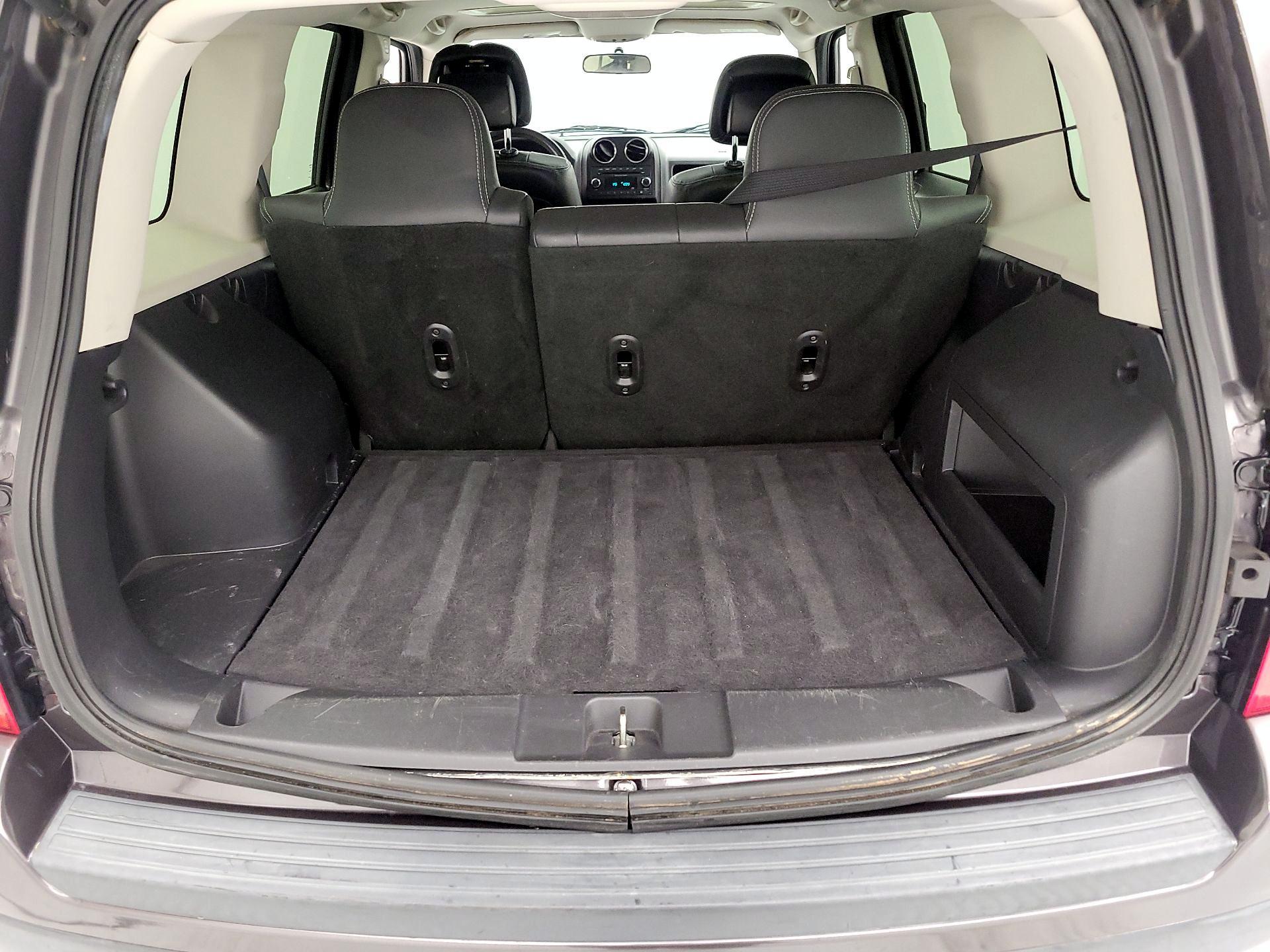 Thumbnail: 2015 Jeep Patriot - 18