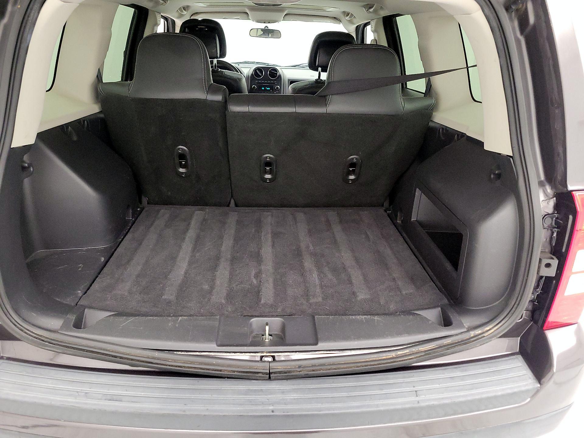 Thumbnail: 2015 Jeep Patriot - 19