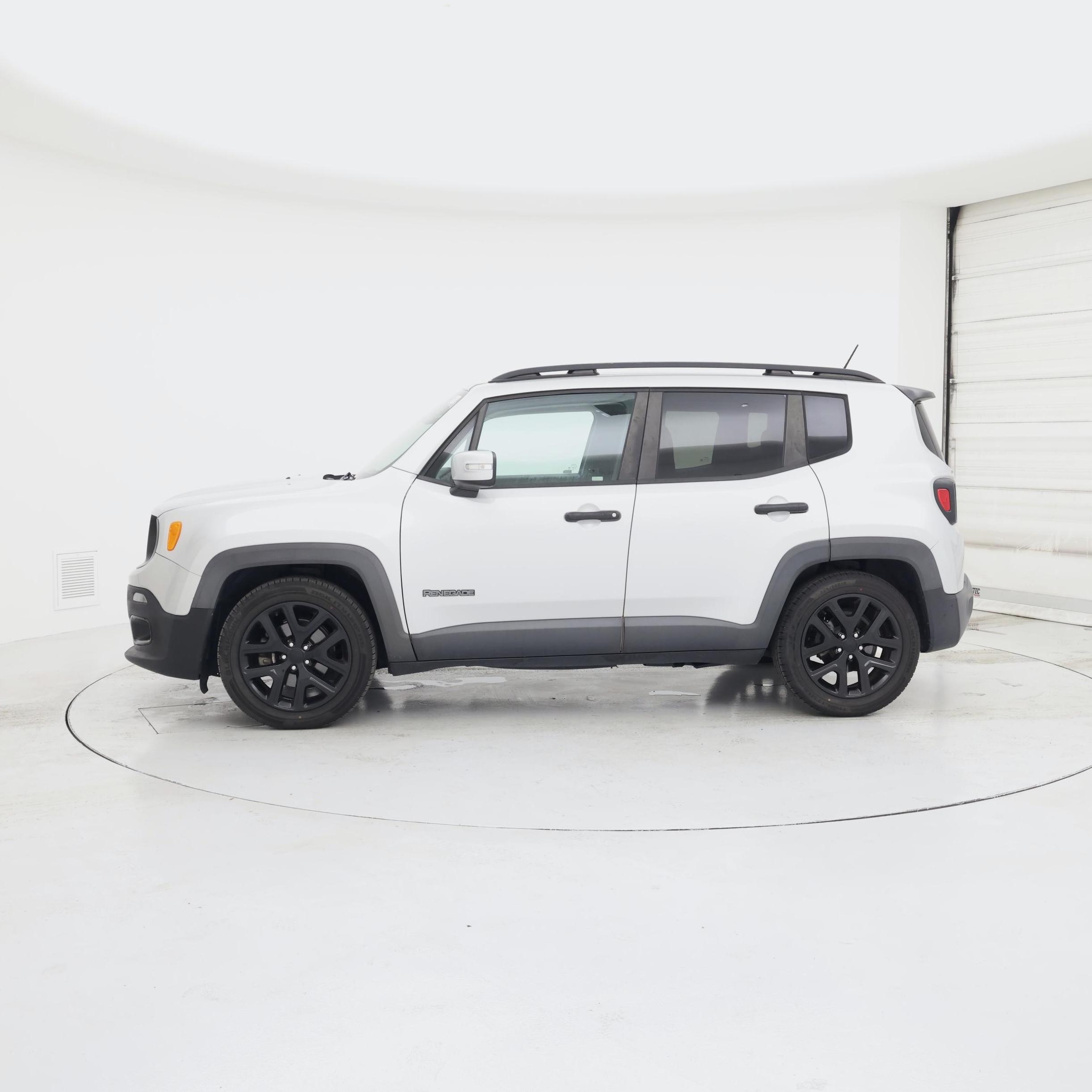 Thumbnail: 2017 Jeep Renegade - 3