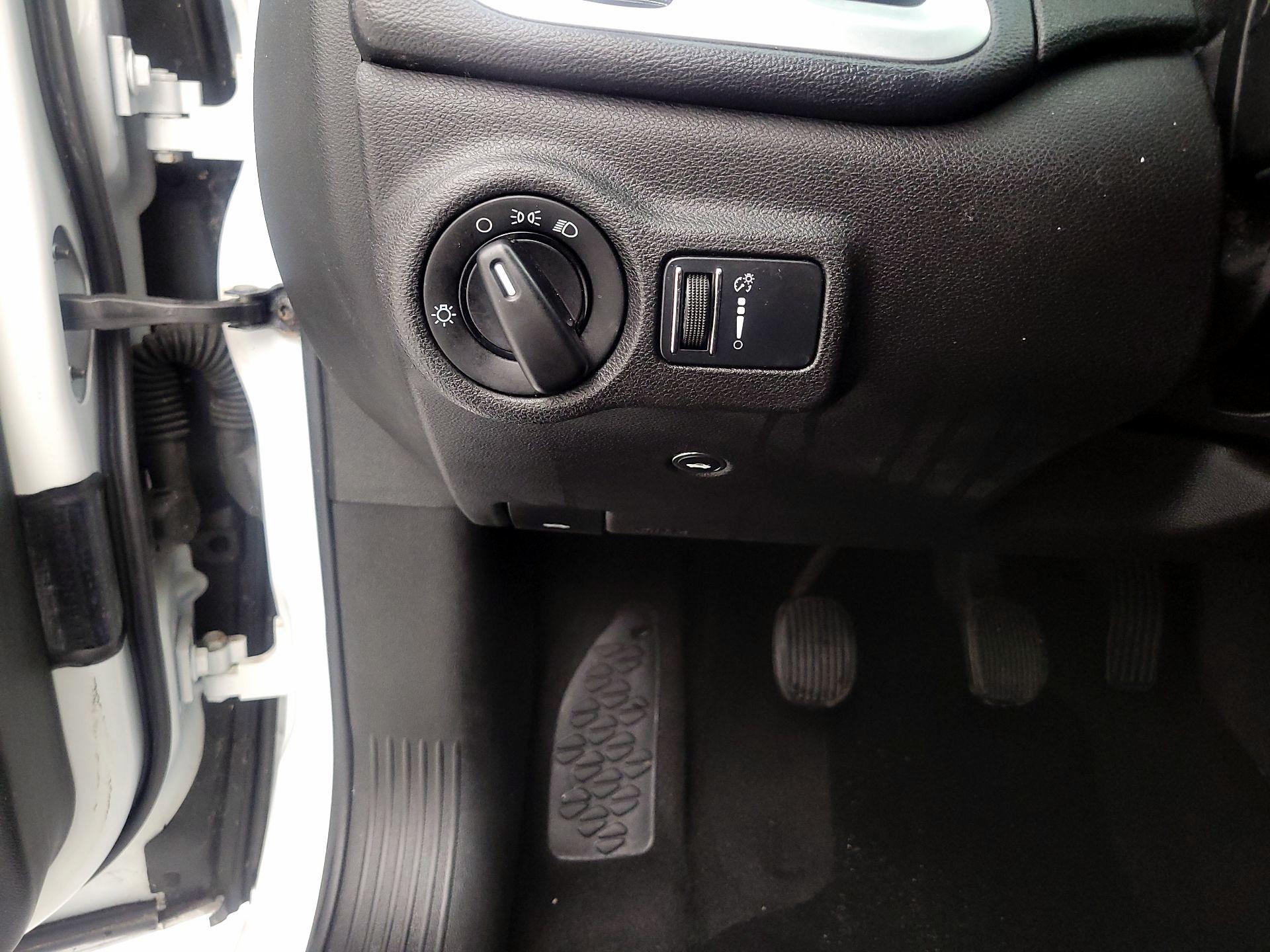 Thumbnail: 2016 Dodge Dart - 13