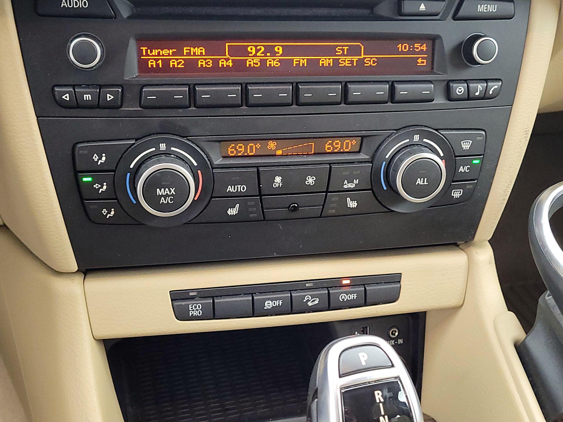 Thumbnail: 2015 BMW X1 - 15