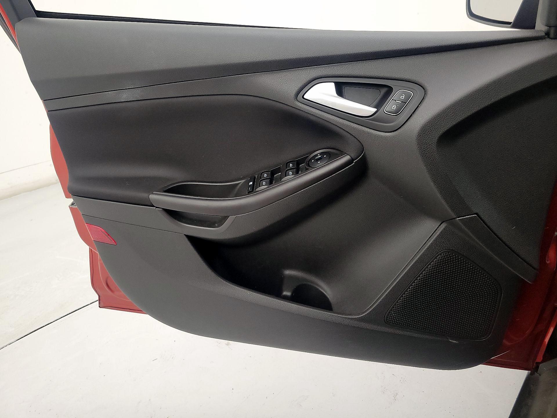 Thumbnail: 2018 Ford Focus - 12