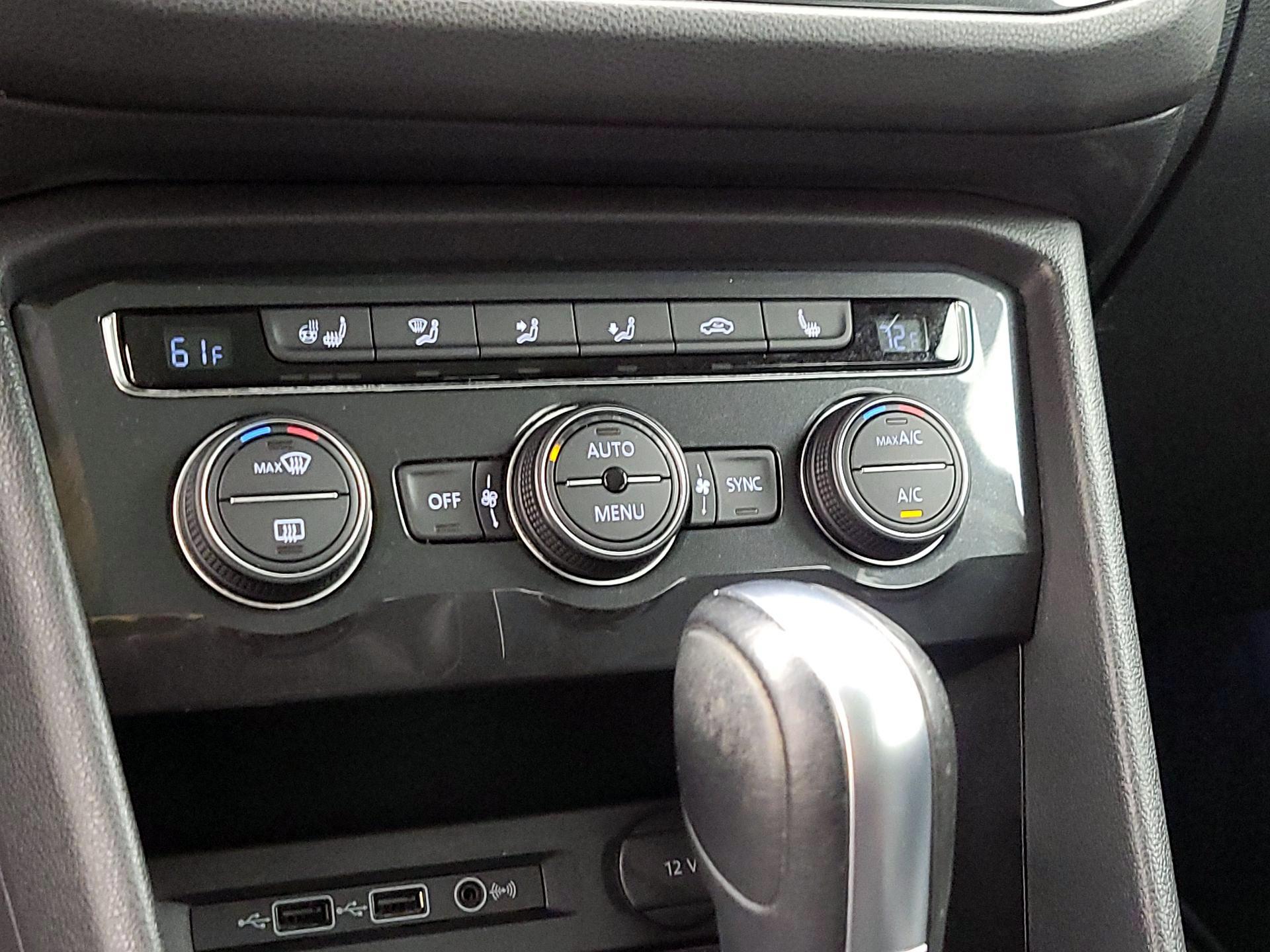 Thumbnail: 2018 Volkswagen Tiguan - 16