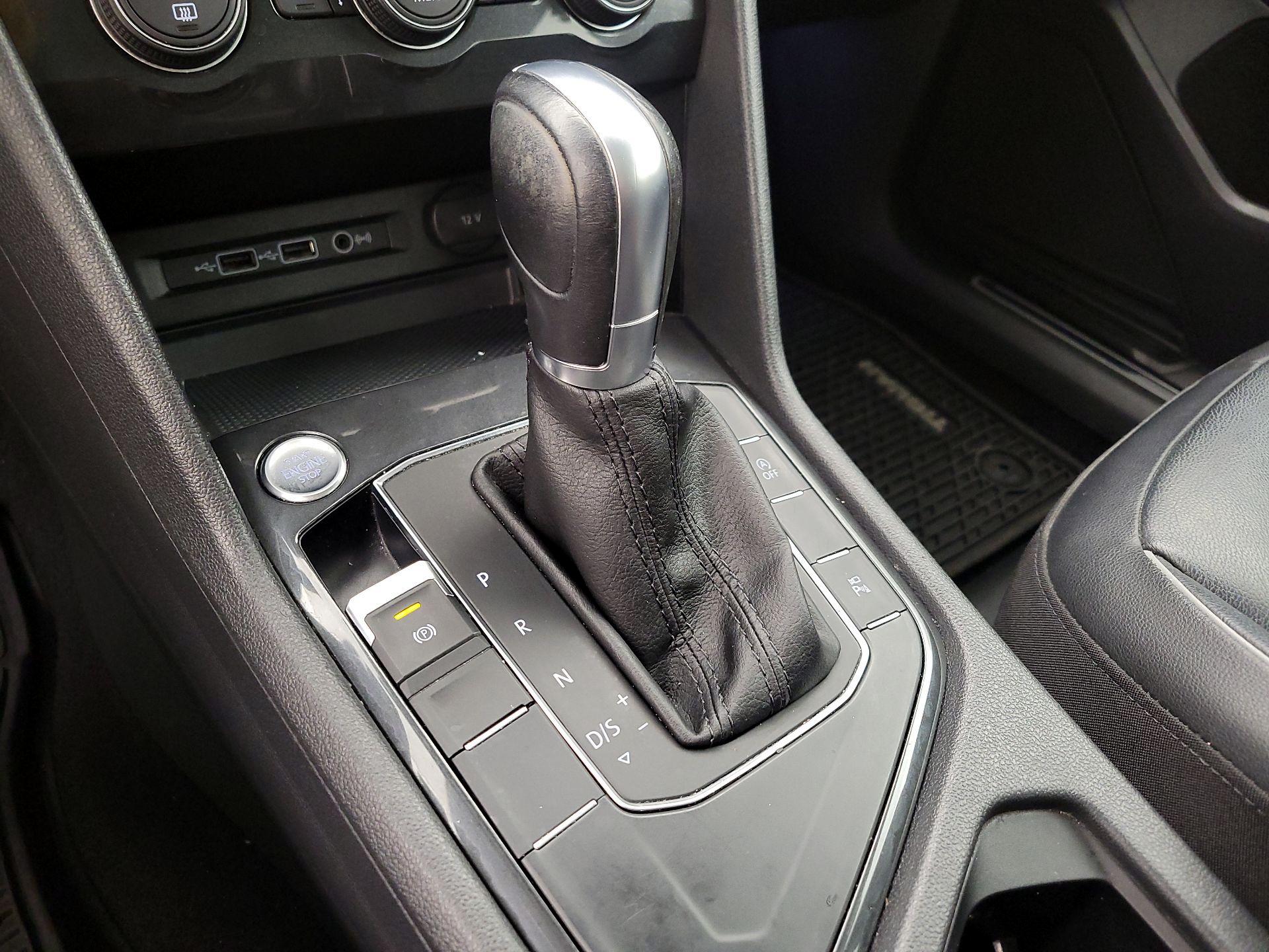 Thumbnail: 2018 Volkswagen Tiguan - 17