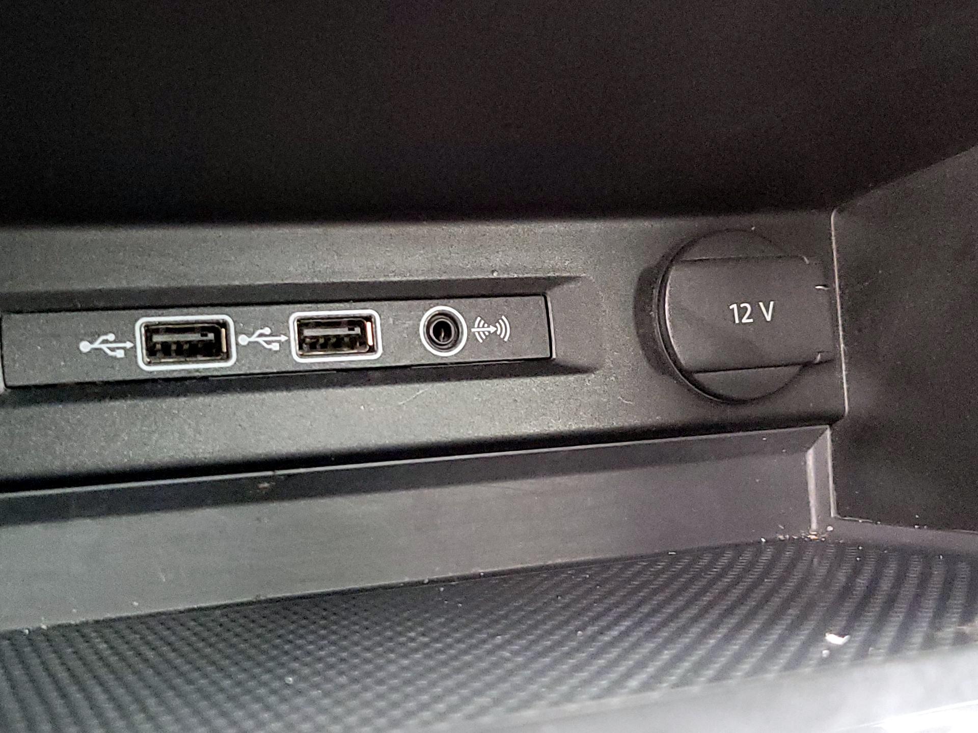 Thumbnail: 2018 Volkswagen Tiguan - 18