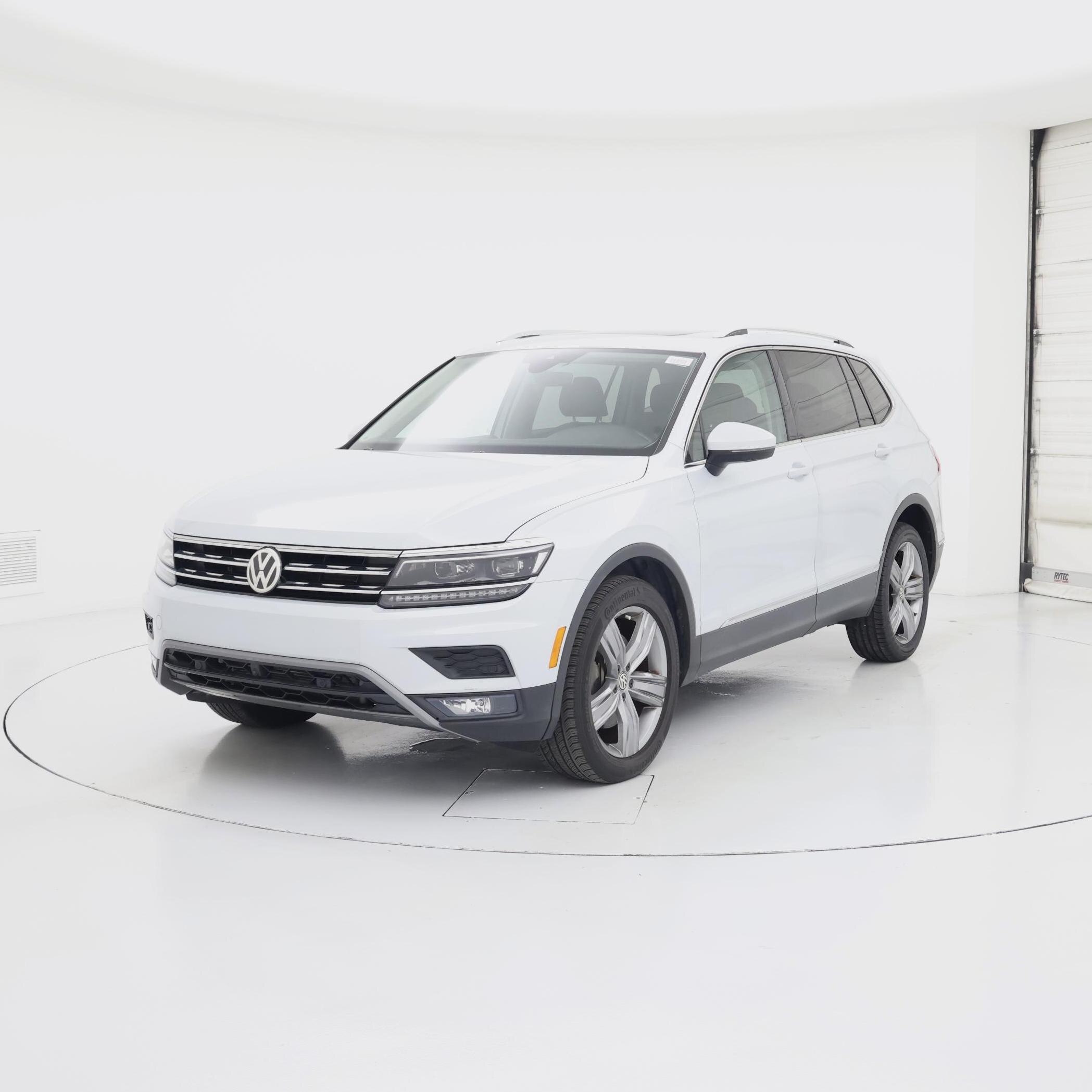 Thumbnail: 2018 Volkswagen Tiguan - 4