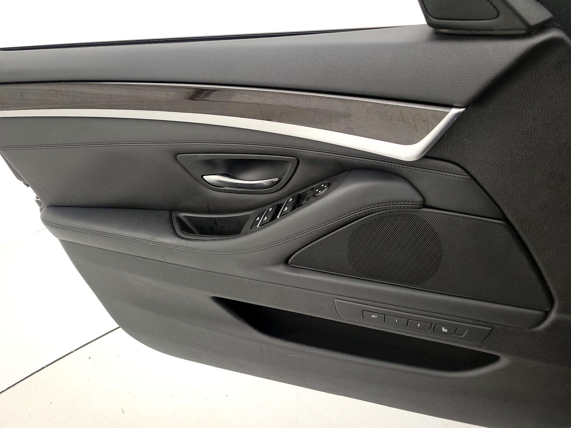 Thumbnail: 2016 BMW 5 Series - 12