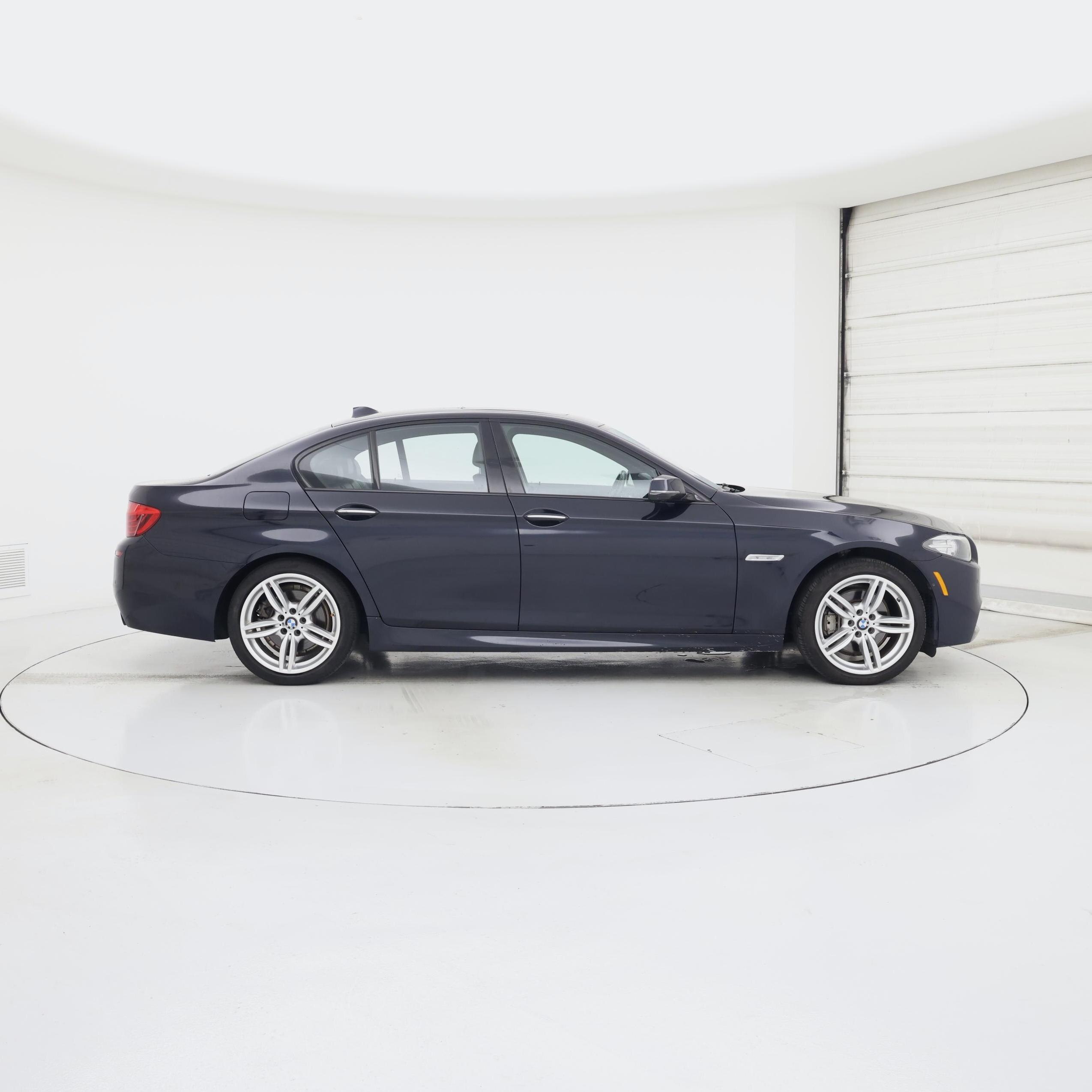 Thumbnail: 2016 BMW 5 Series - 7