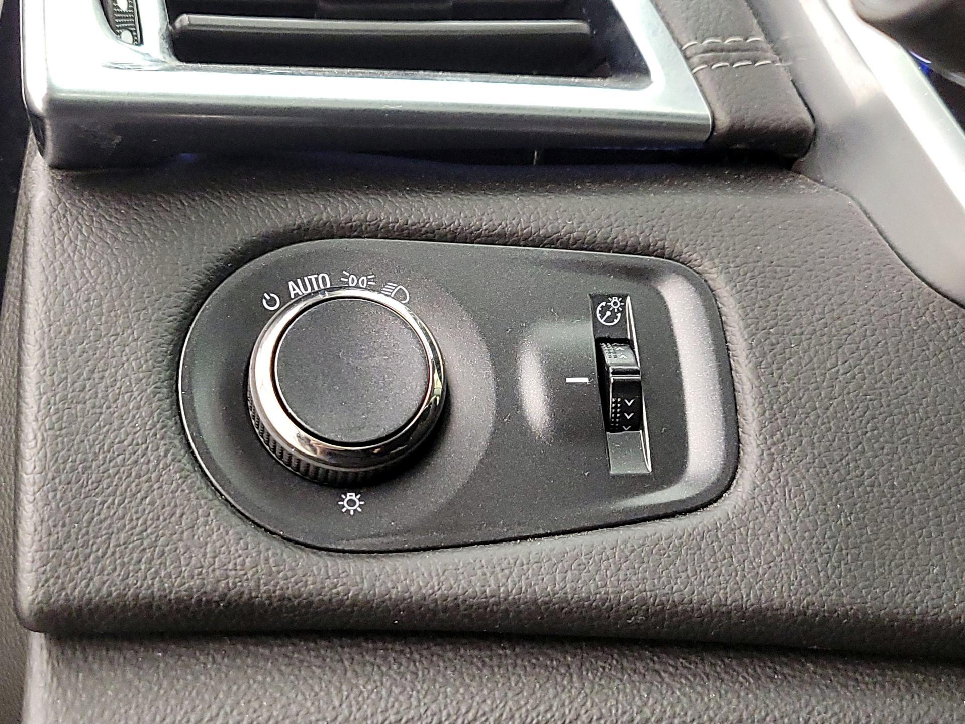 Thumbnail: 2016 Cadillac SRX - 13