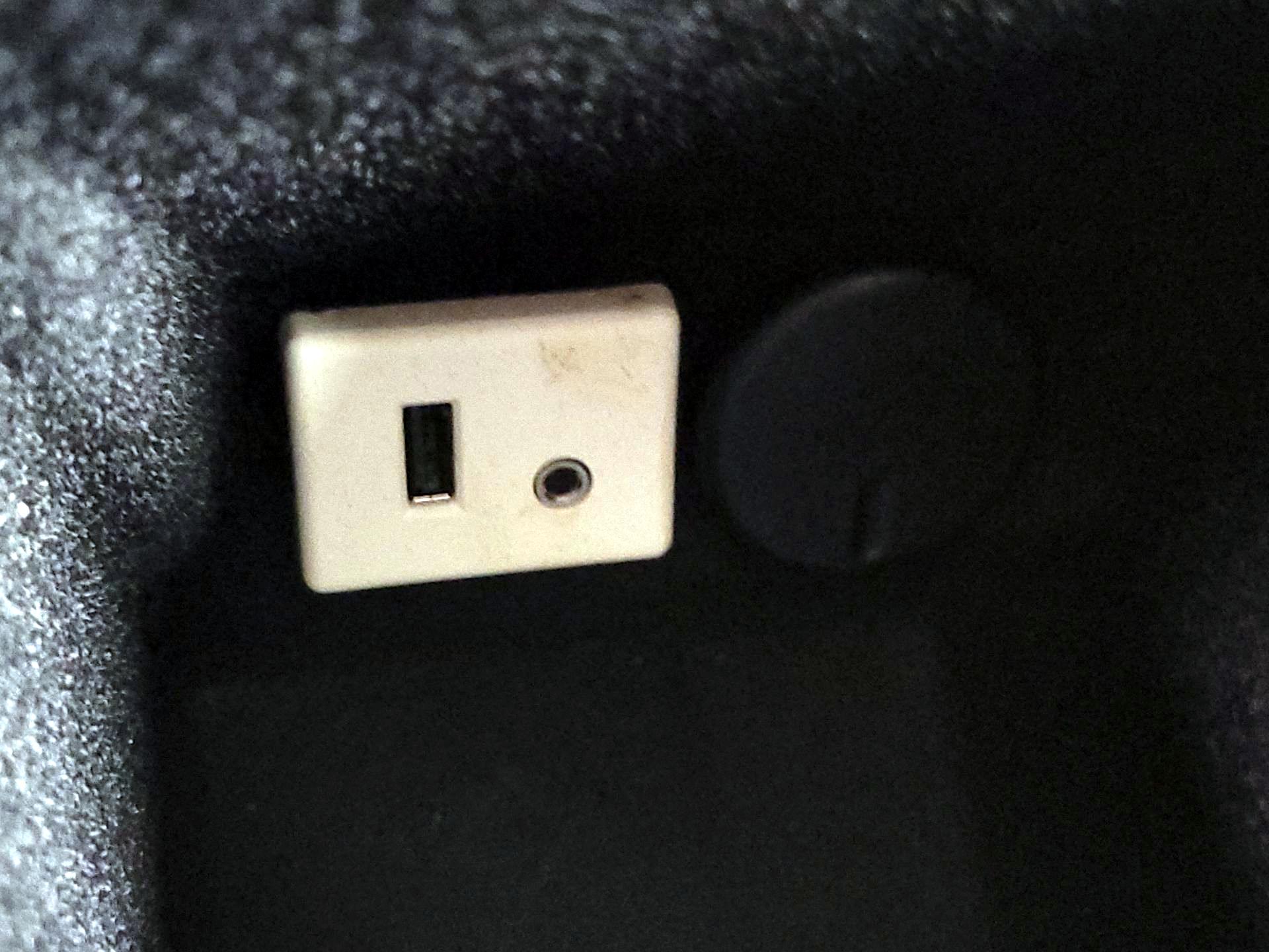 Thumbnail: 2016 Cadillac SRX - 18