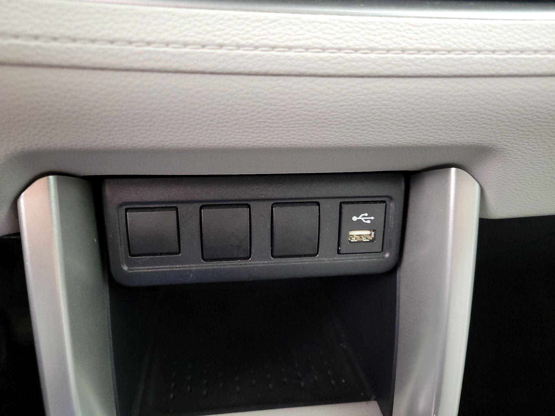 Thumbnail: 2022 Toyota Corolla Cross - 18