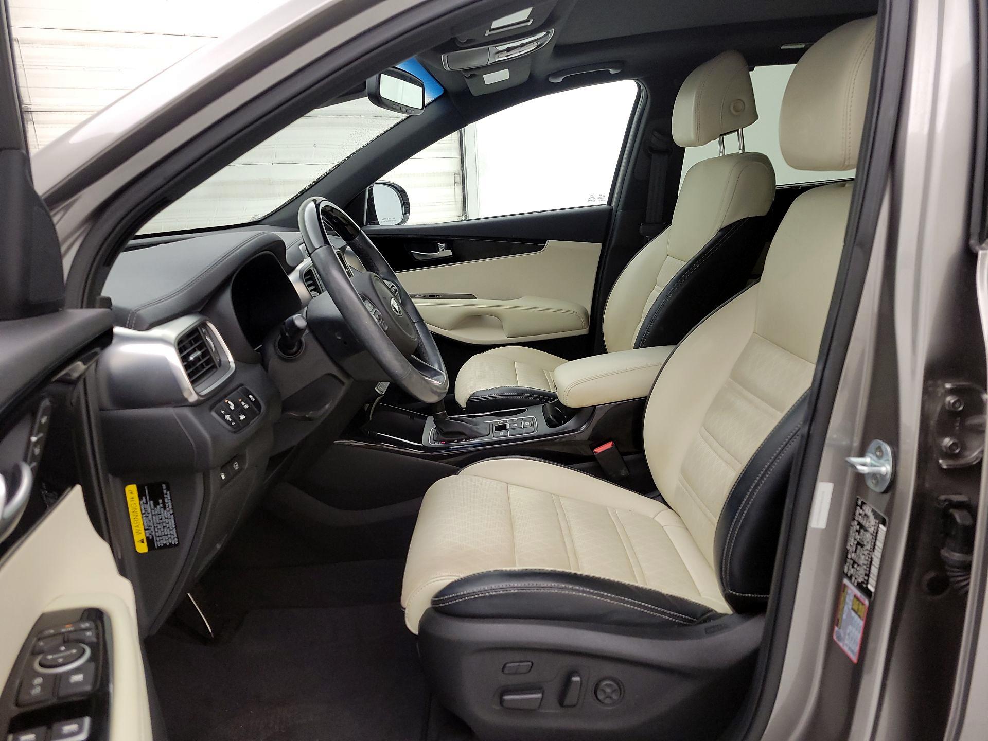 Thumbnail: 2017 Kia Sorento - 11