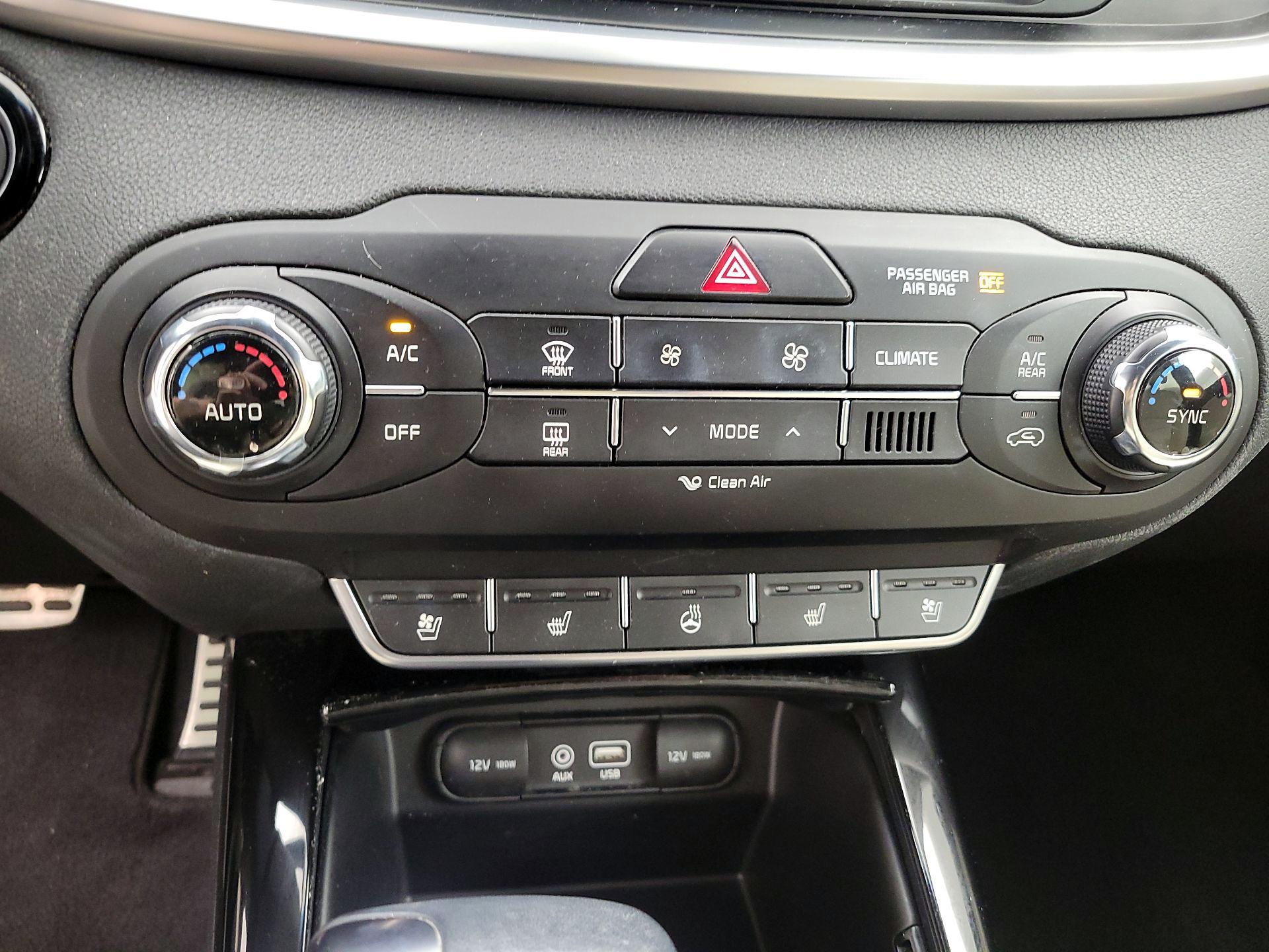 Thumbnail: 2017 Kia Sorento - 14