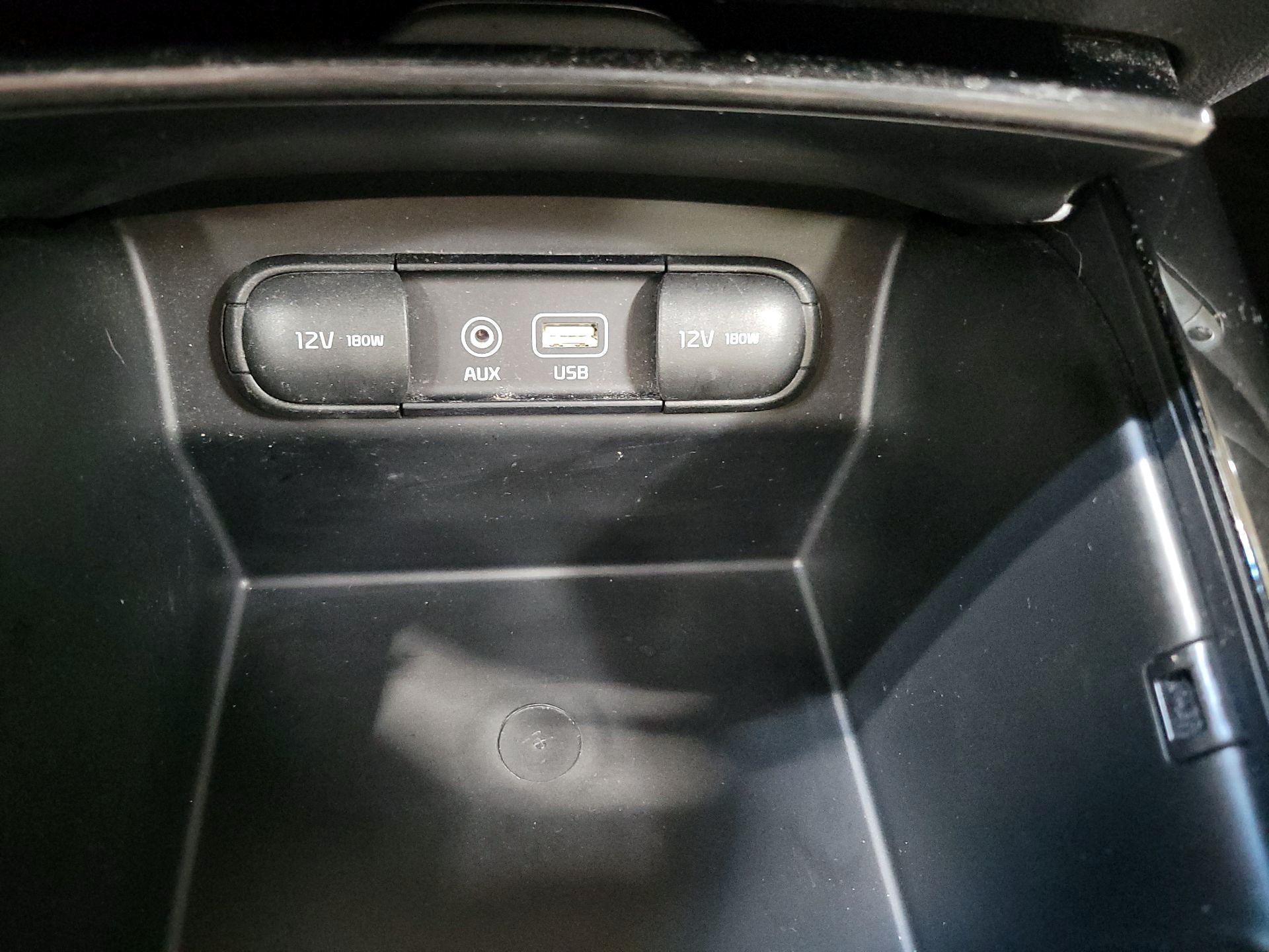 Thumbnail: 2017 Kia Sorento - 16