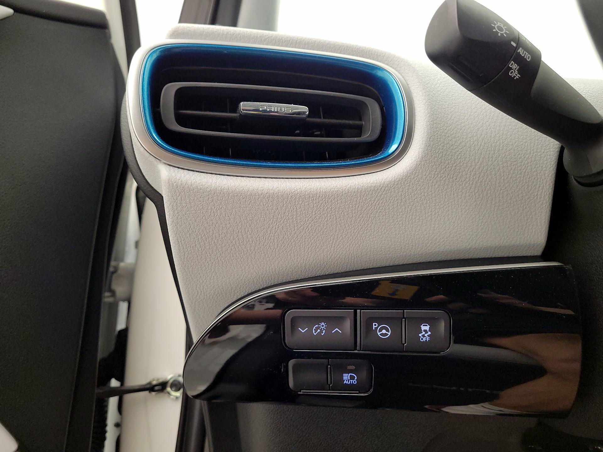 Thumbnail: 2019 Toyota Prius - 13