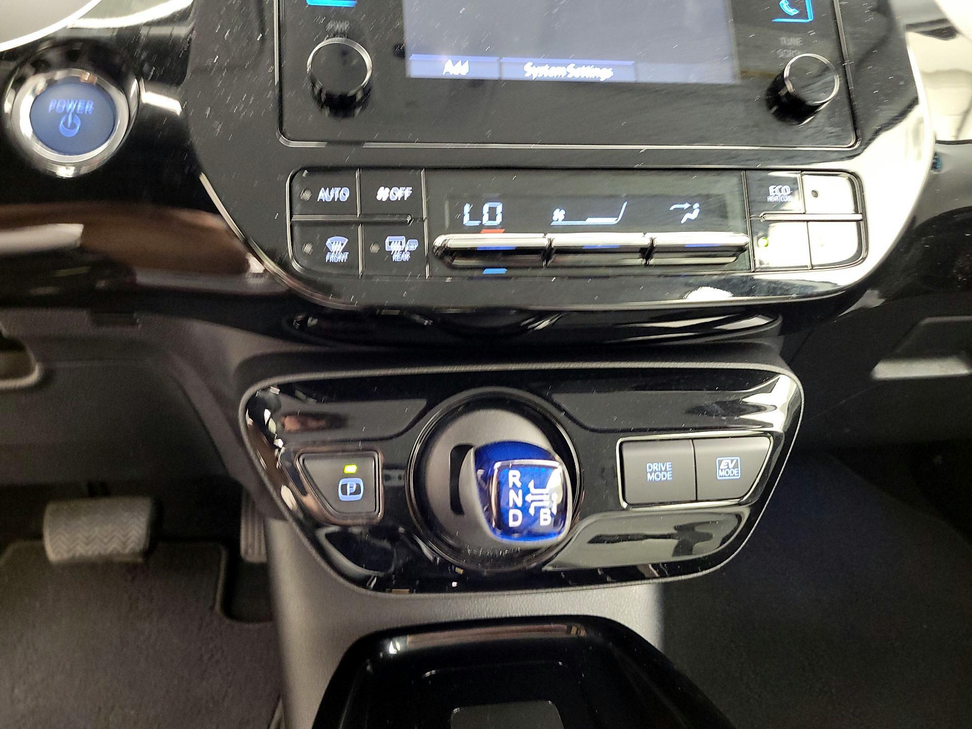 Thumbnail: 2019 Toyota Prius - 17