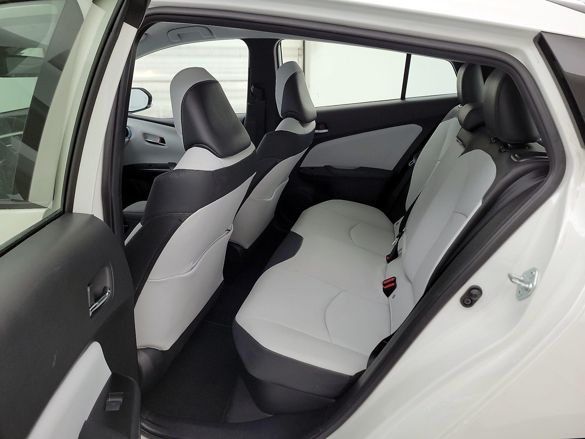 Thumbnail: 2019 Toyota Prius - 19