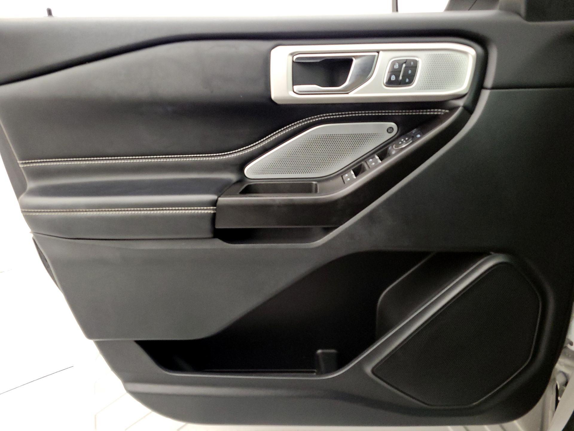 Thumbnail: 2020 Ford Explorer - 12