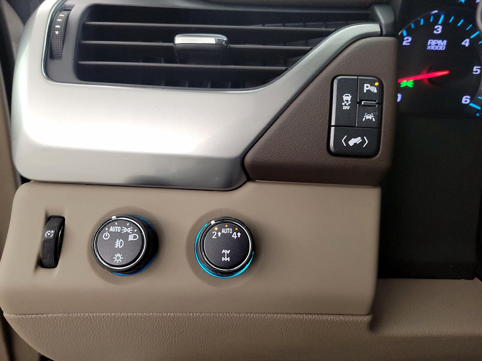 Thumbnail: 2020 Chevrolet Tahoe - 13