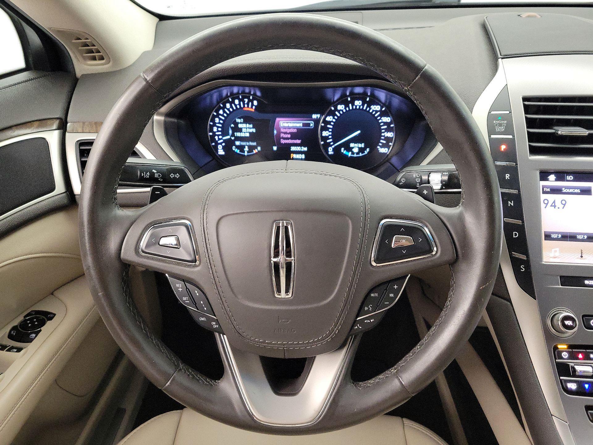 Thumbnail: 2019 Lincoln MKZ - 10