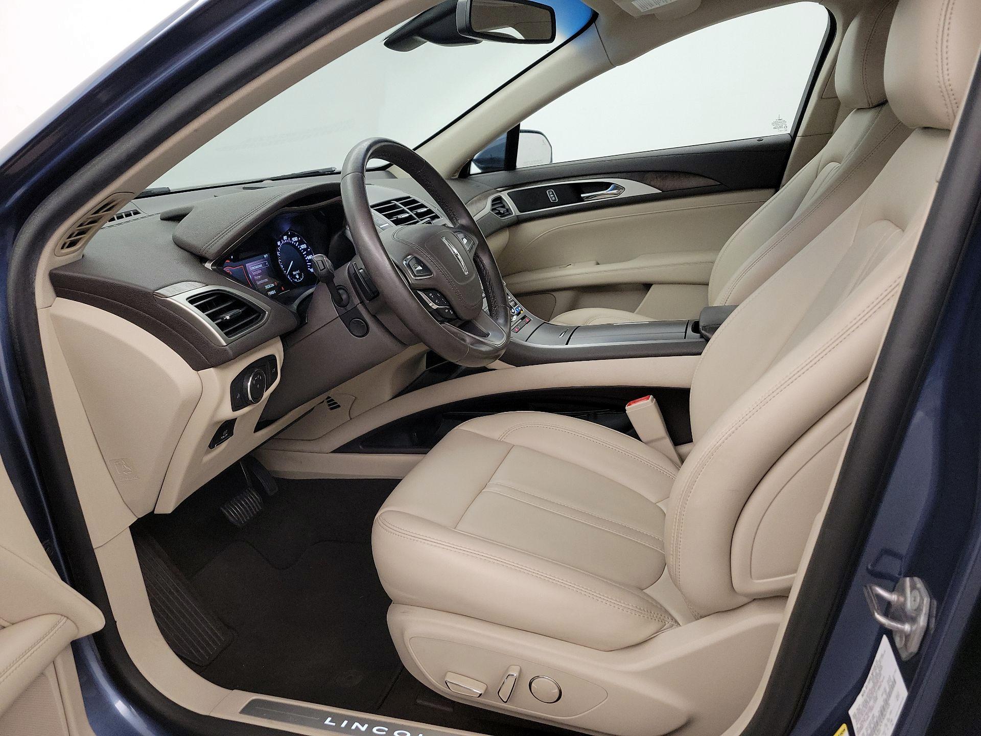 Thumbnail: 2019 Lincoln MKZ - 11