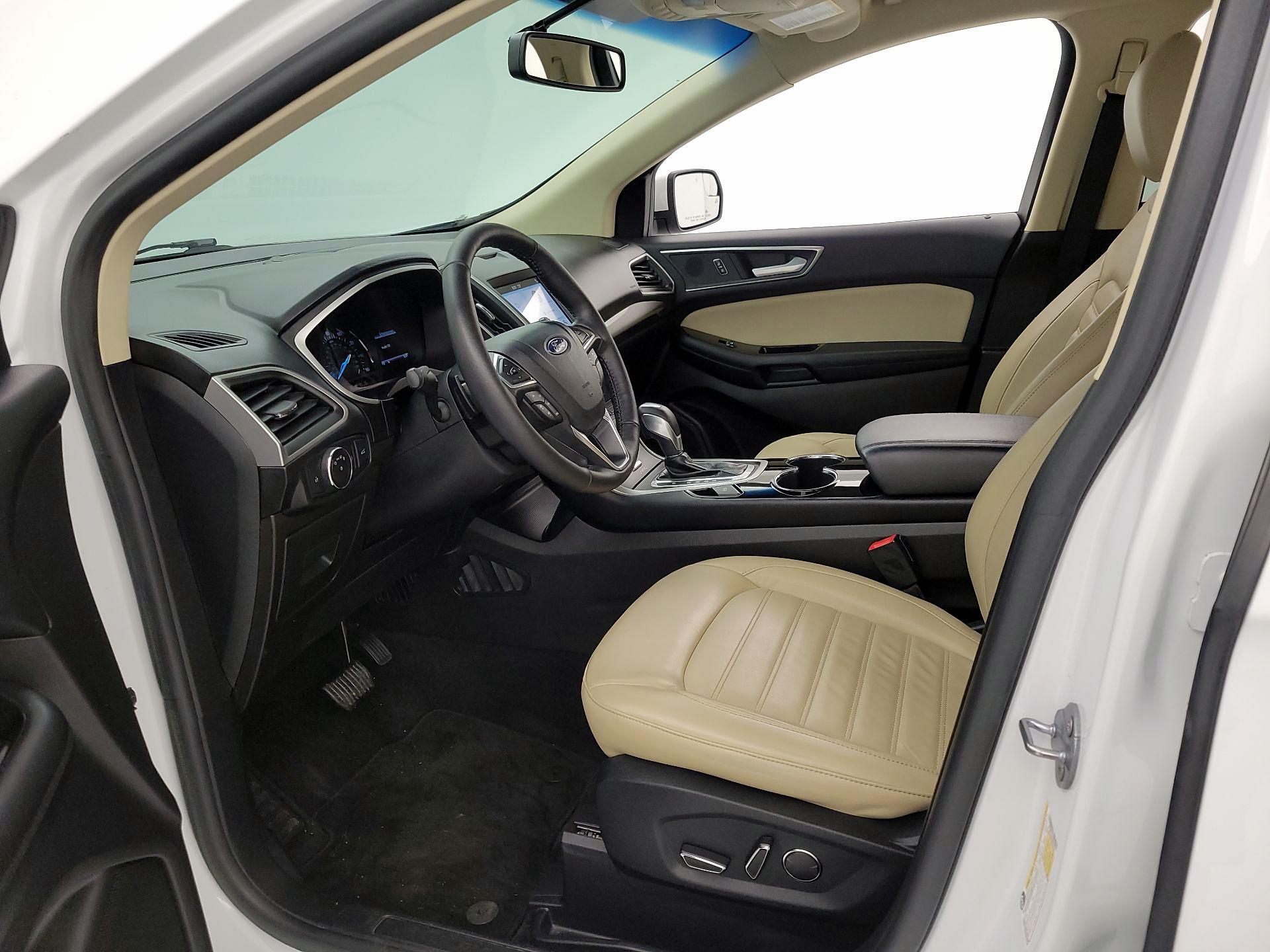 Thumbnail: 2017 Ford Edge - 11