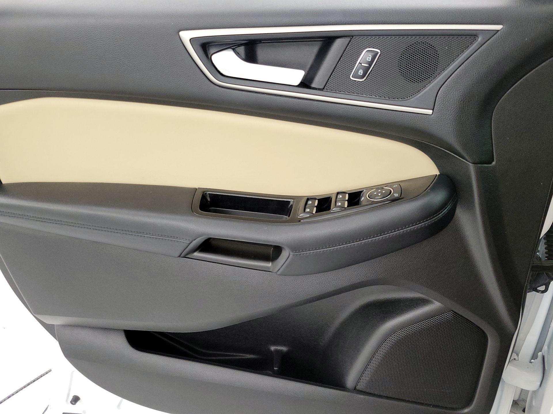 Thumbnail: 2017 Ford Edge - 12