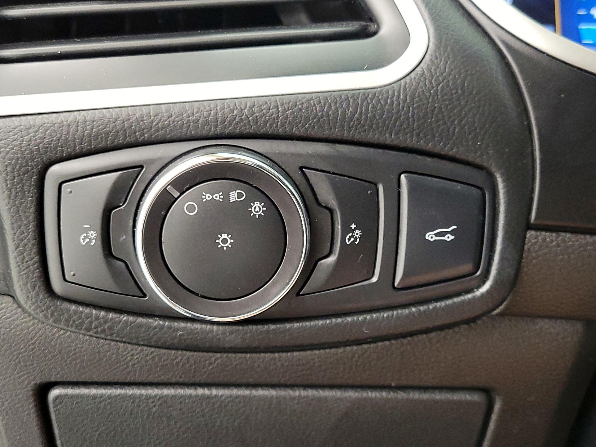 Thumbnail: 2017 Ford Edge - 13