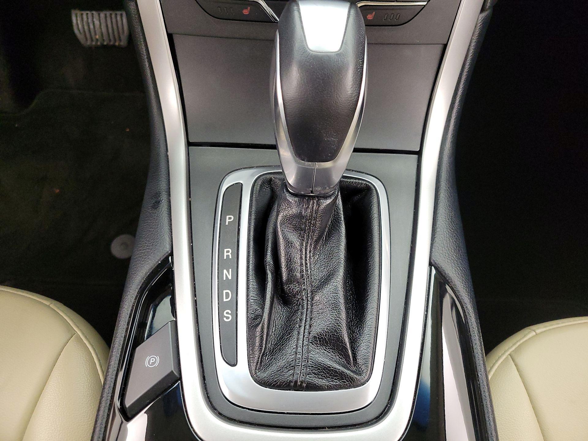 Thumbnail: 2017 Ford Edge - 17