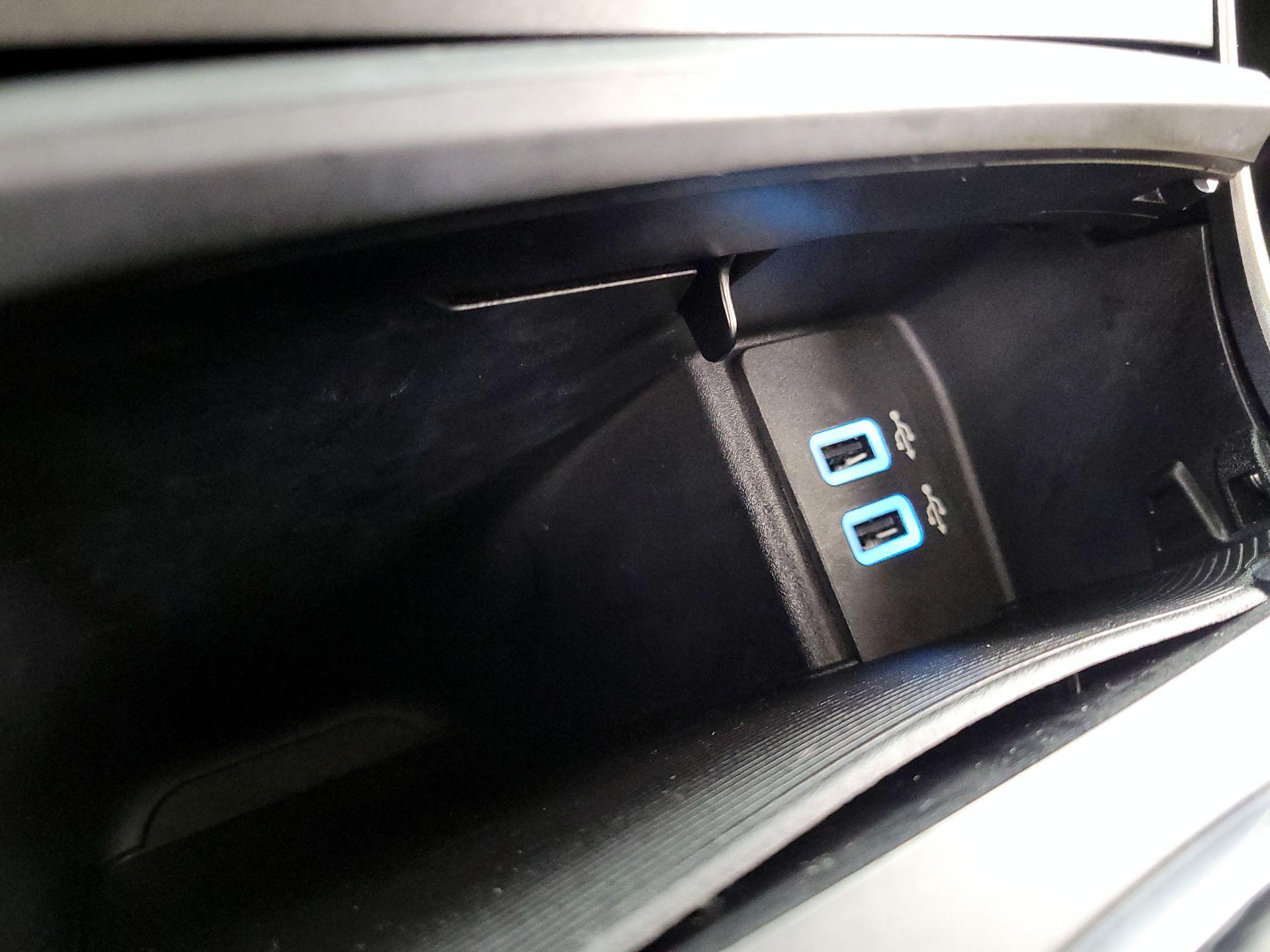 Thumbnail: 2017 Ford Edge - 18