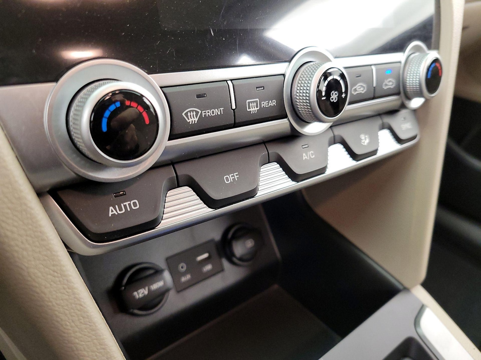 2020 Hyundai Elantra SEL - Photo 17
