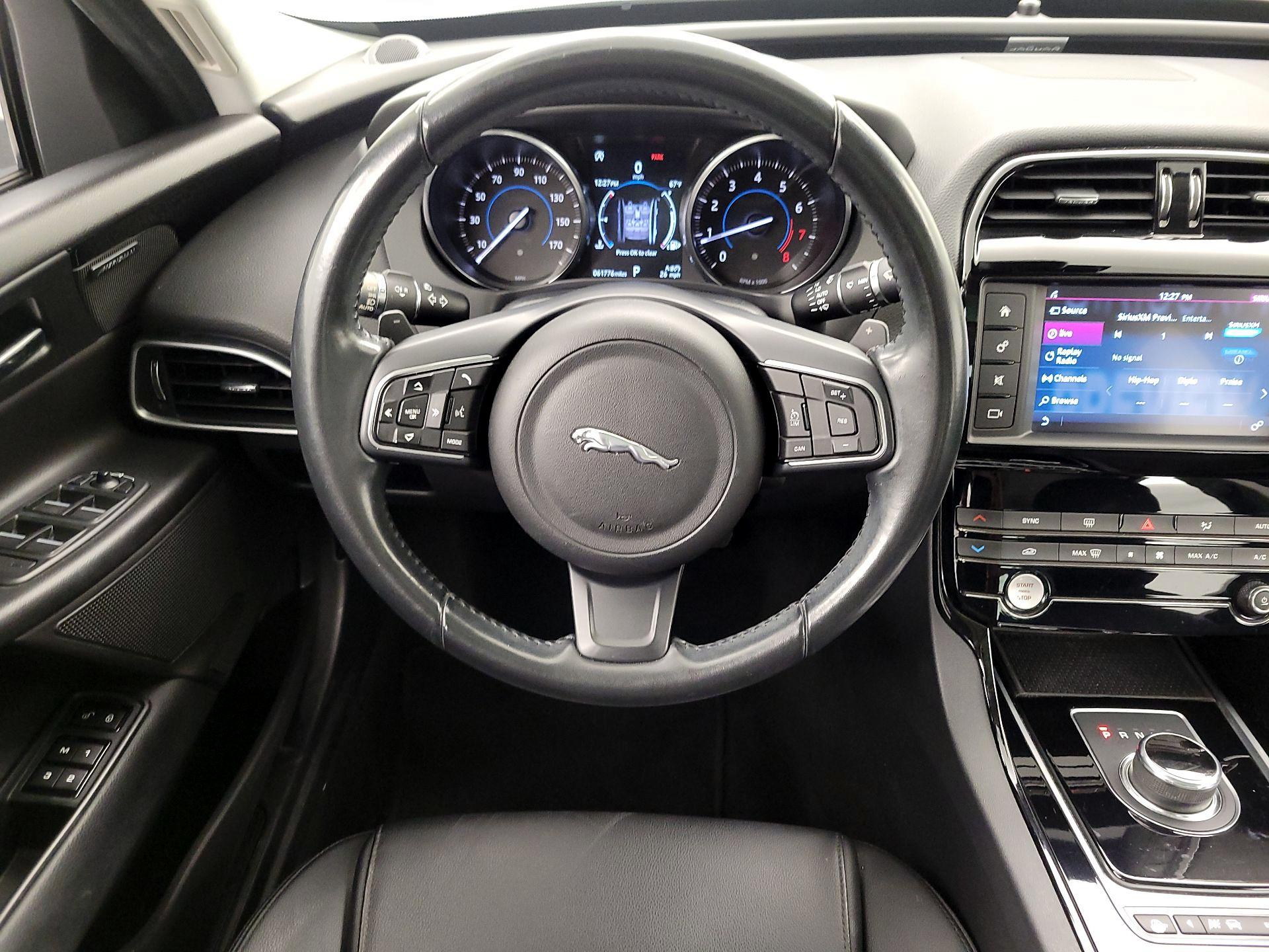 Thumbnail: 2018 Jaguar XE - 10