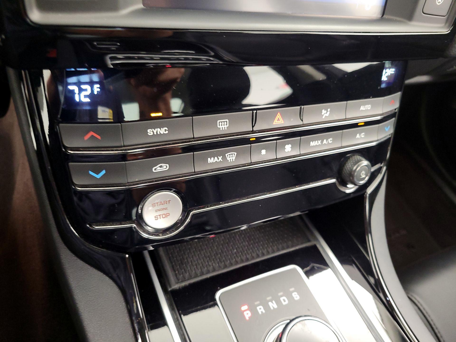 Thumbnail: 2018 Jaguar XE - 16