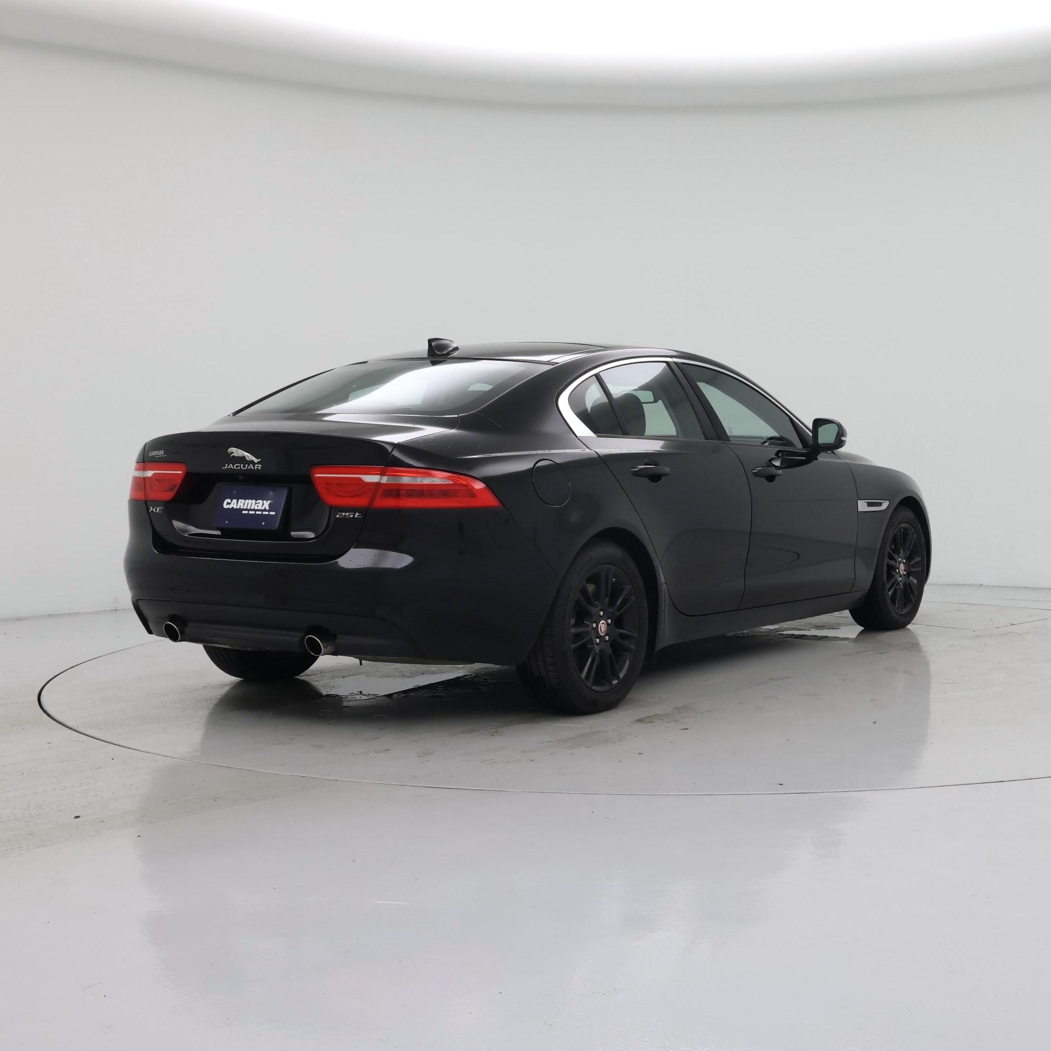 Thumbnail: 2018 Jaguar XE - 8