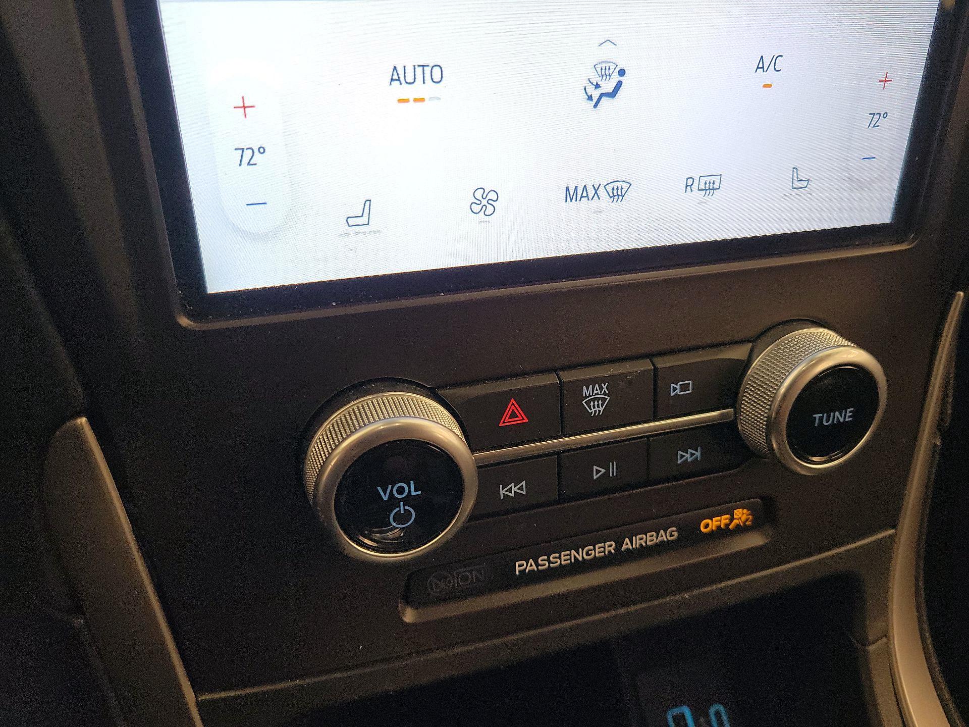 Thumbnail: 2021 Ford Edge - 16