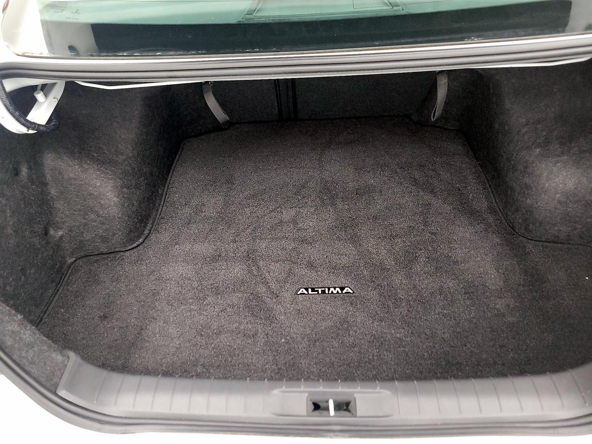 Thumbnail: 2018 Nissan Altima - 20