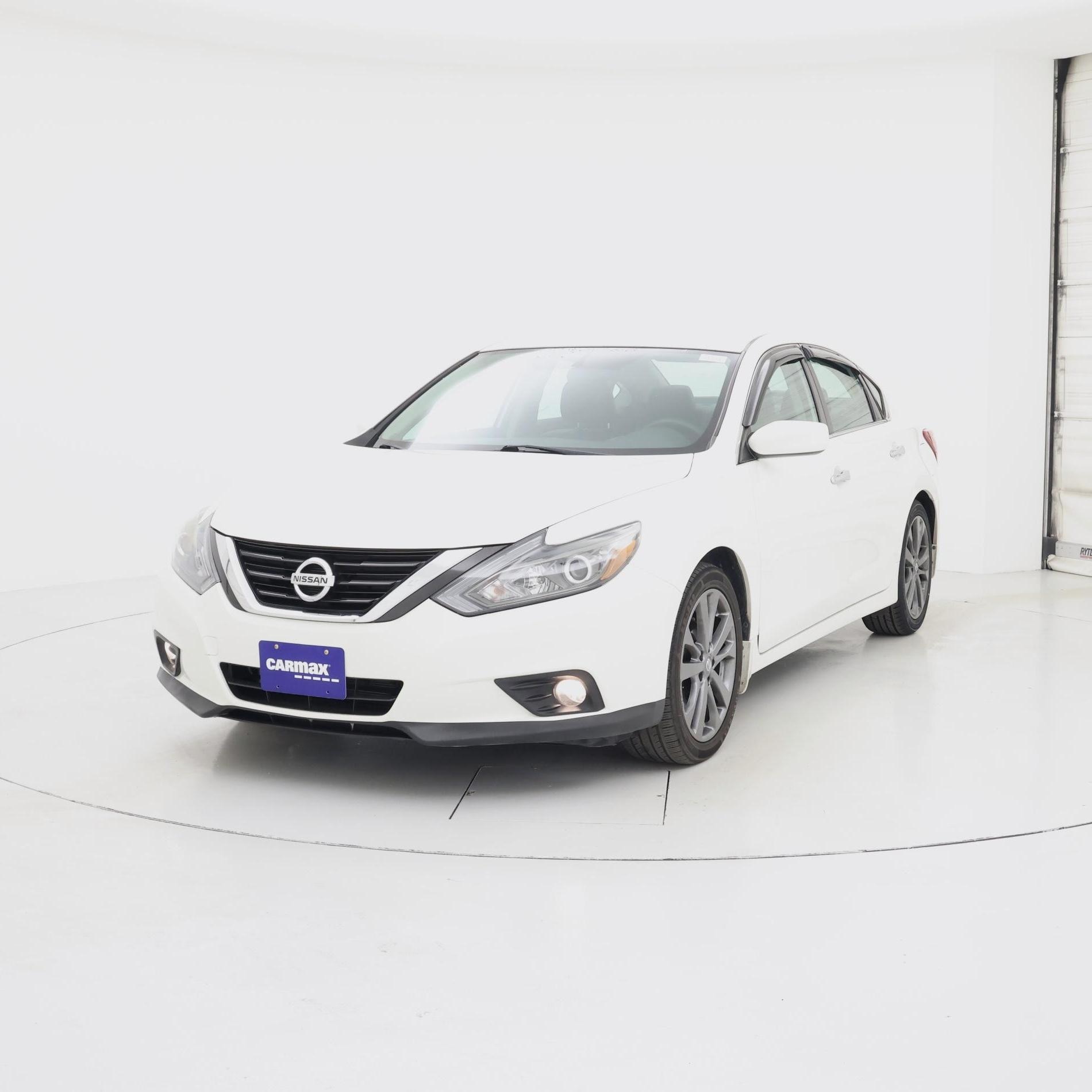 Thumbnail: 2018 Nissan Altima - 4