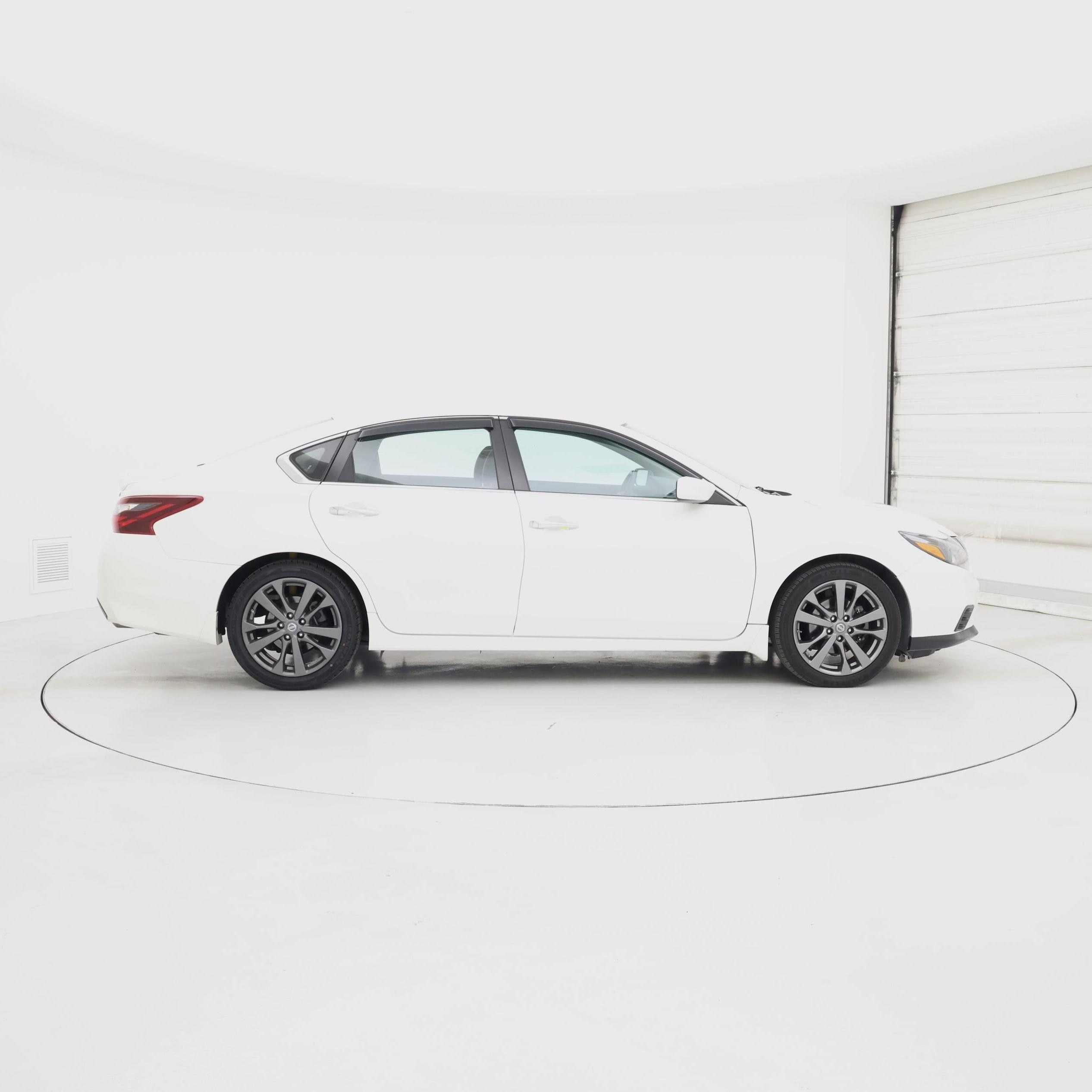 Thumbnail: 2018 Nissan Altima - 7