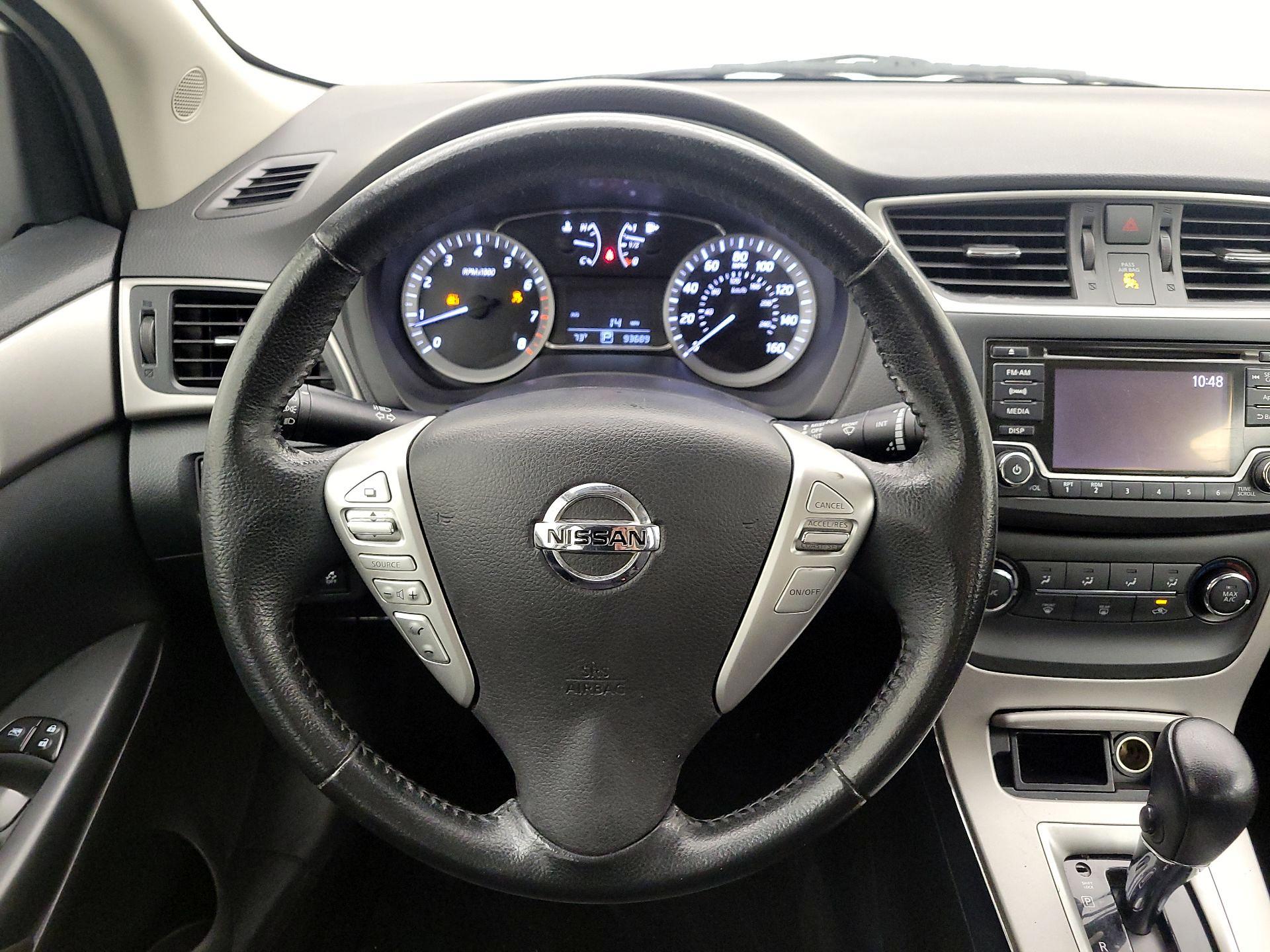 Thumbnail: 2015 Nissan Sentra - 10