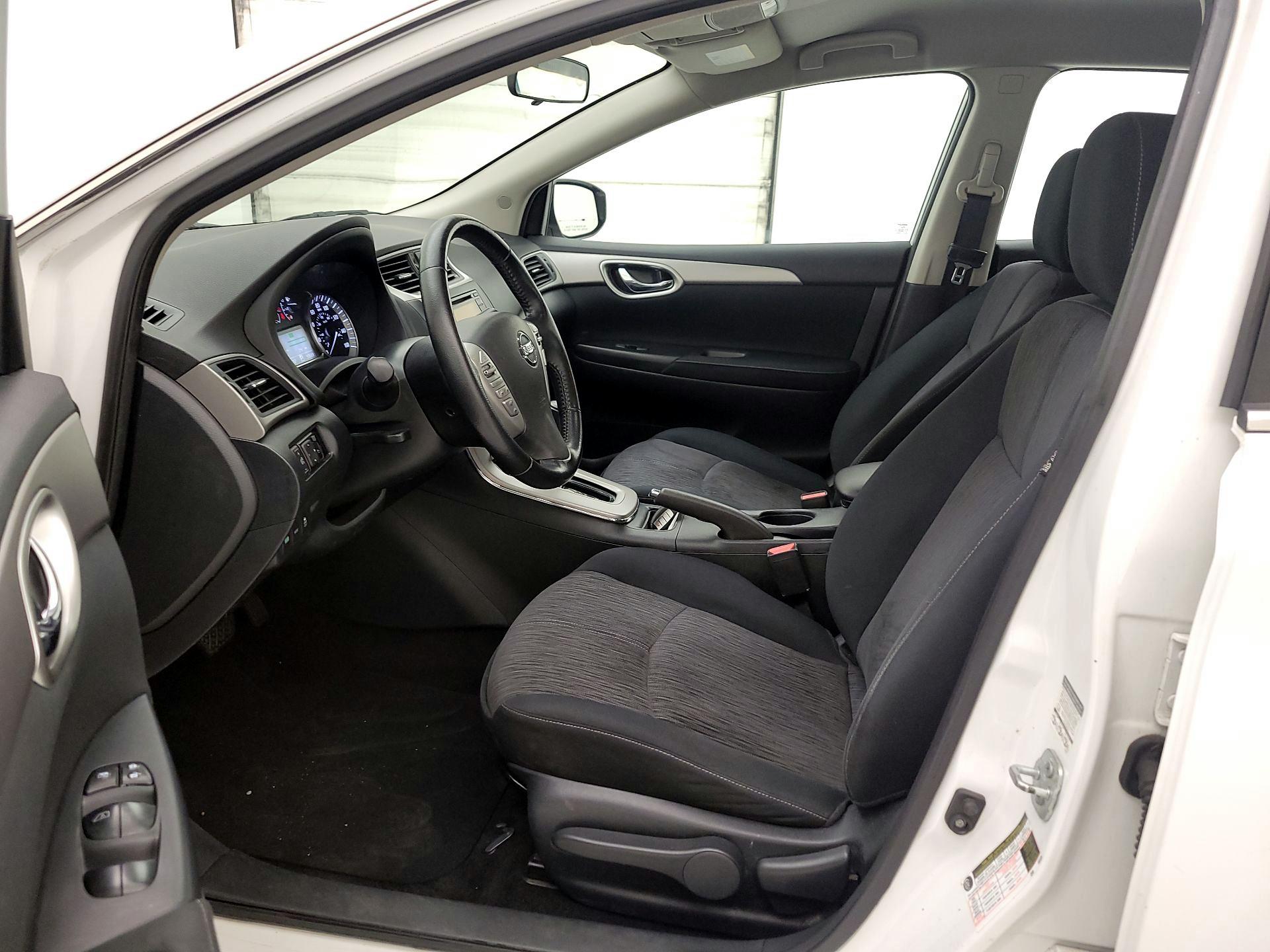 Thumbnail: 2015 Nissan Sentra - 11