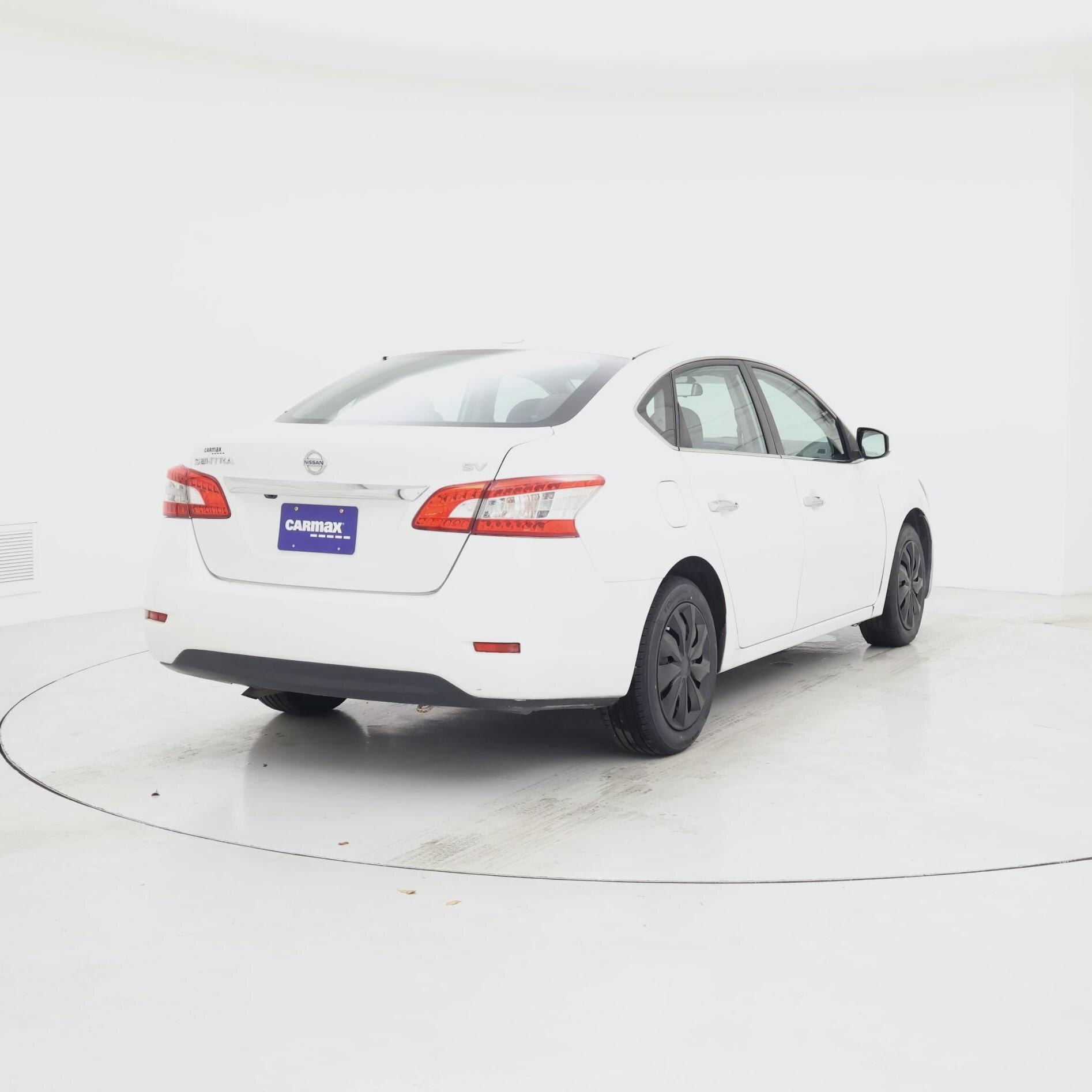 Thumbnail: 2015 Nissan Sentra - 8