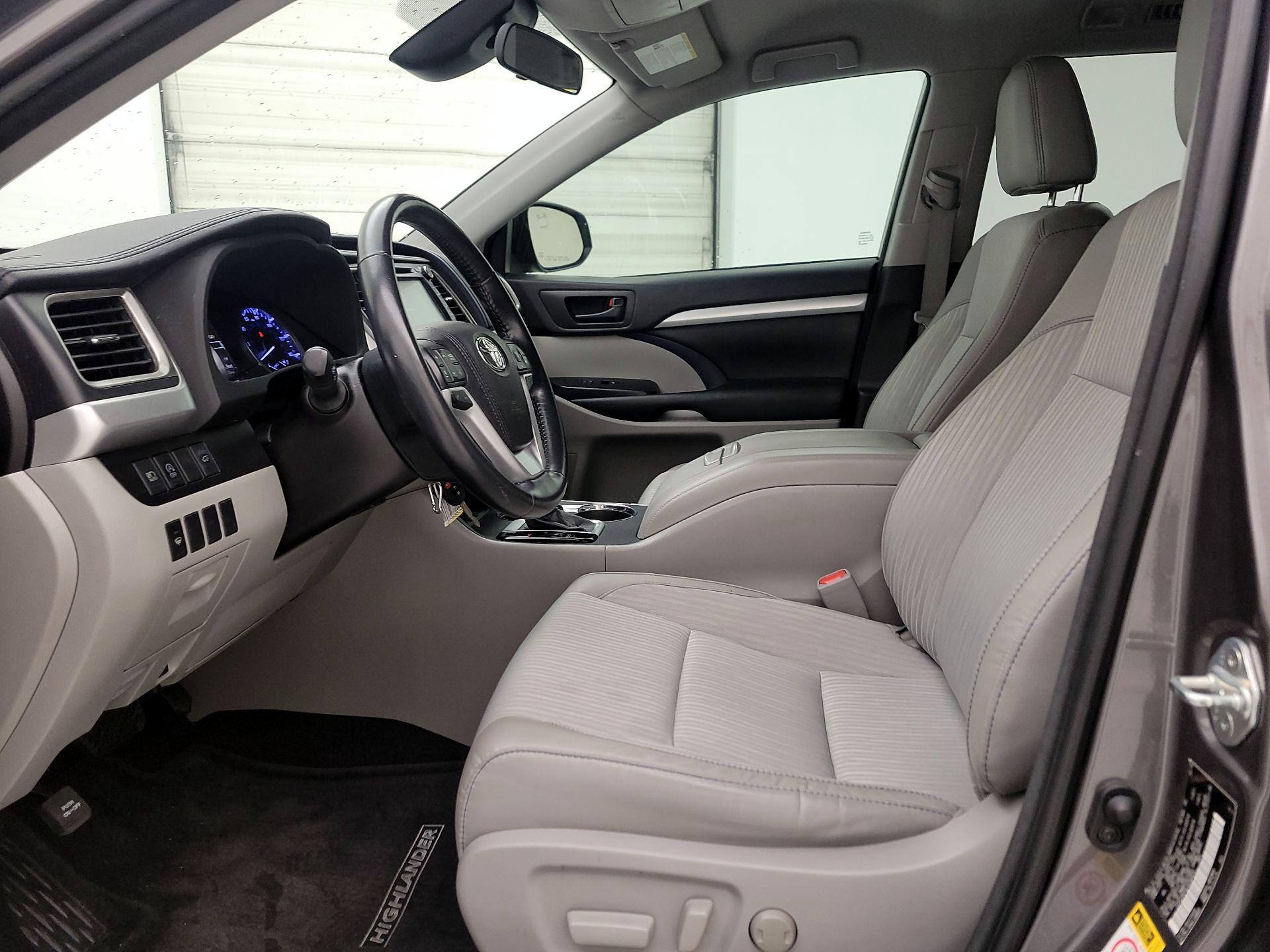 Thumbnail: 2018 Toyota Highlander - 11