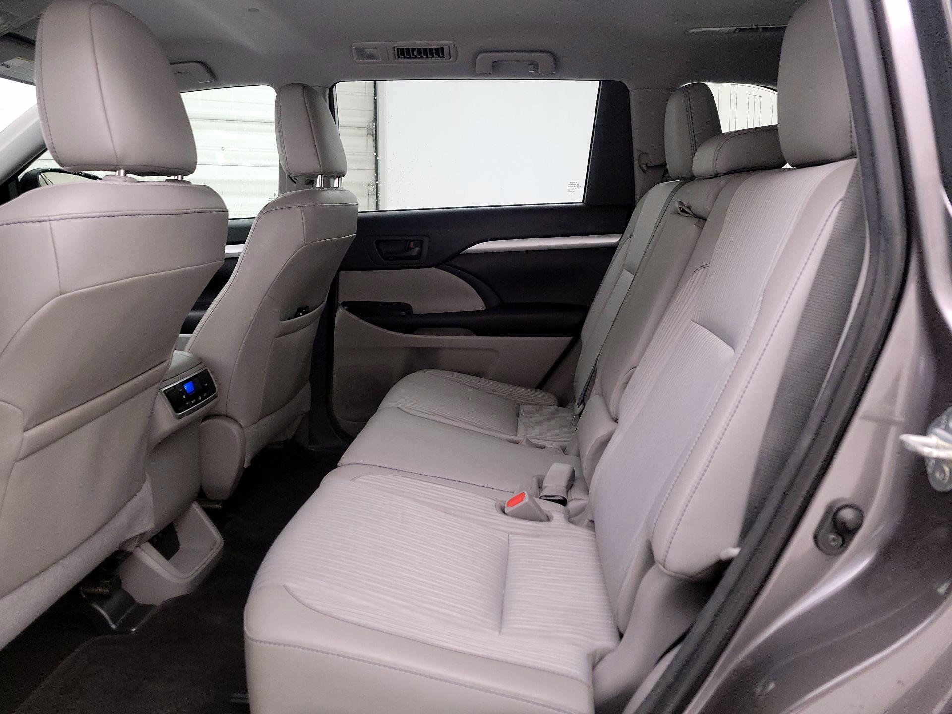 Thumbnail: 2018 Toyota Highlander - 19