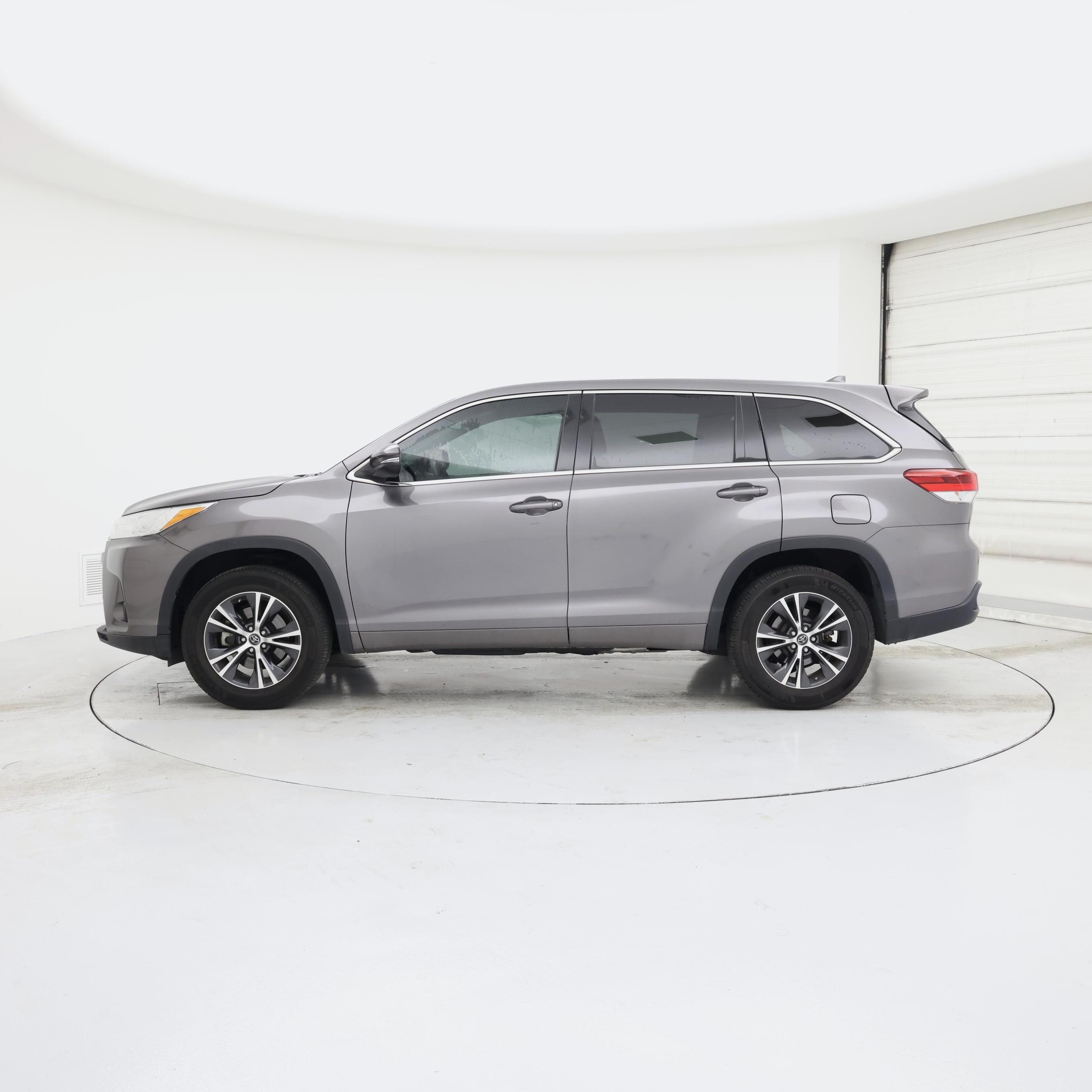 Thumbnail: 2018 Toyota Highlander - 3